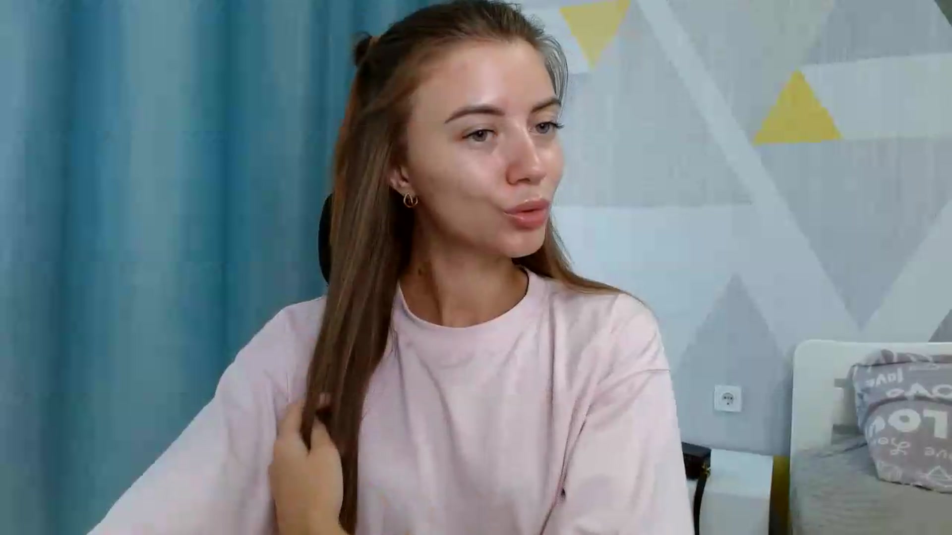 Gallery image thumbnail from Sulfate0's myfreecams stream on, 08/06/2026, 12:15 image 12 of 20