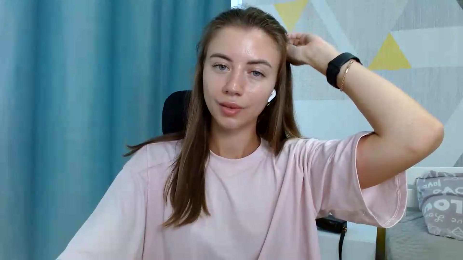 Gallery image thumbnail from Sulfate0's myfreecams stream on, 08/06/2026, 12:15 image 14 of 20