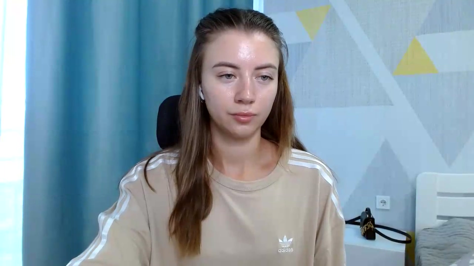 Gallery image thumbnail from Sulfate0's myfreecams stream on, 08/07/2026, 08:29 image 19 of 20