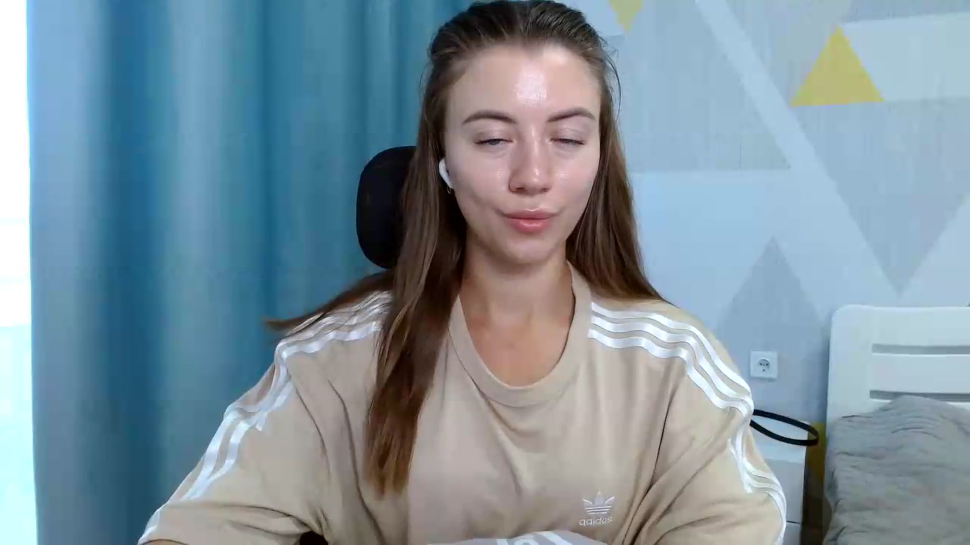 Gallery image thumbnail from Sulfate0's myfreecams stream on, 08/07/2026, 08:29 image 7 of 20