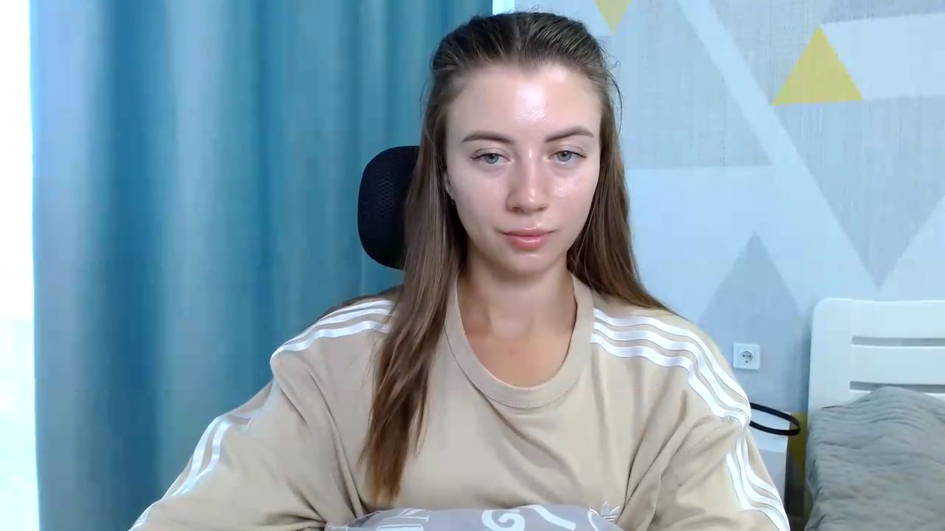 Gallery image thumbnail from Sulfate0's myfreecams stream on, 08/07/2026, 08:29 image 5 of 20
