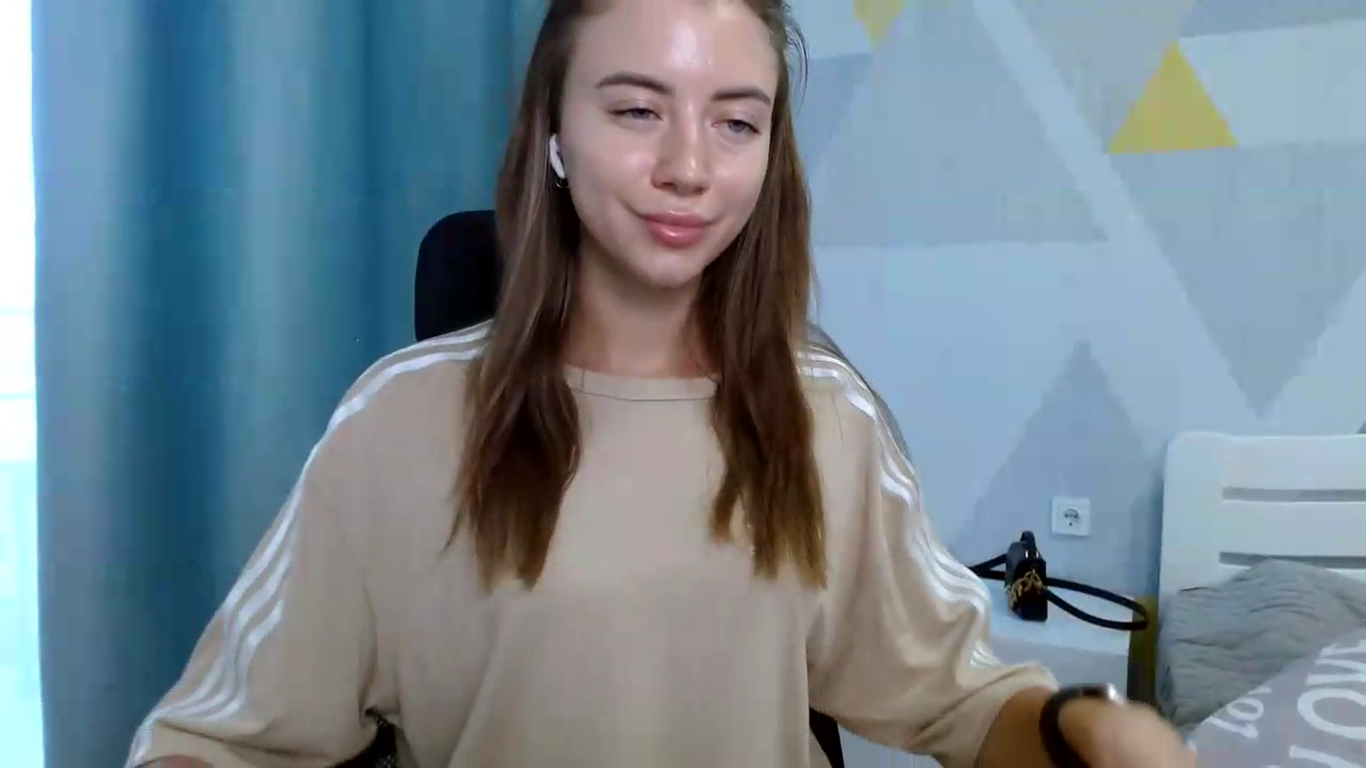 Gallery image thumbnail from Sulfate0's myfreecams stream on, 08/07/2026, 08:29 image 13 of 20