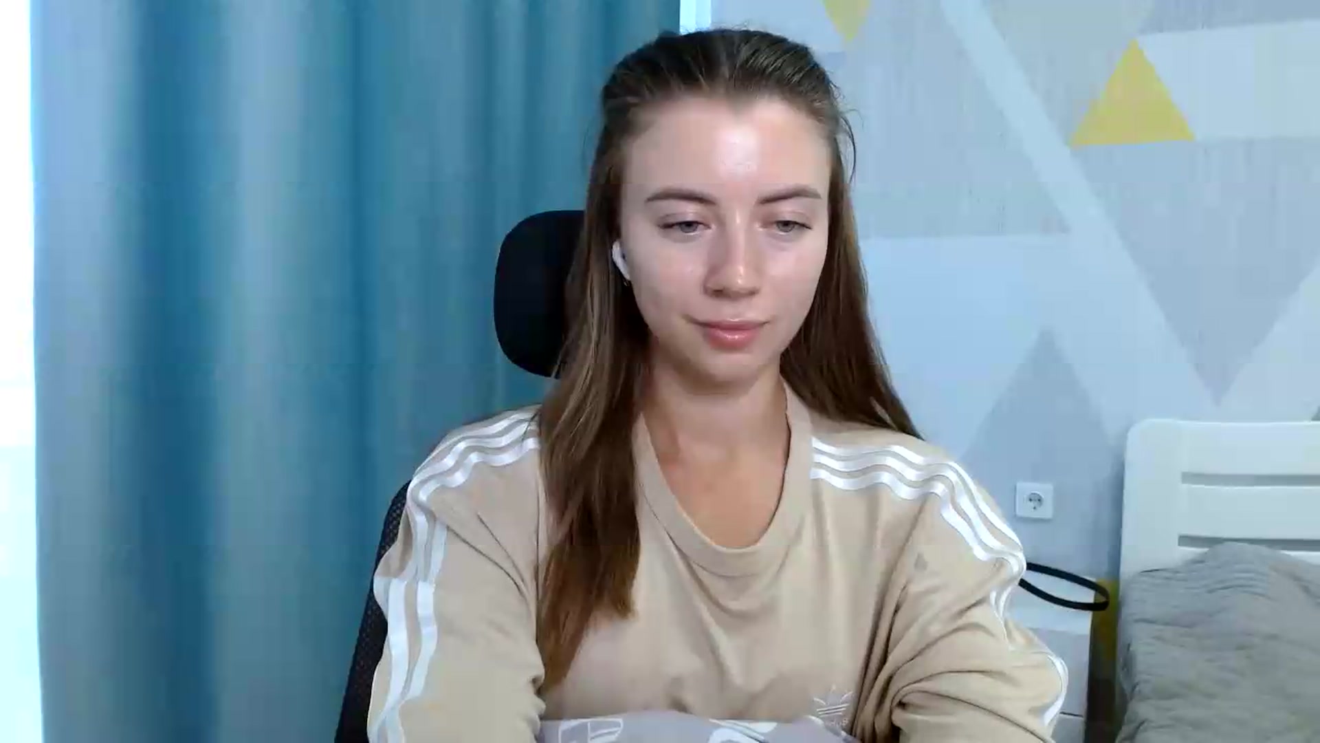 Gallery image thumbnail from Sulfate0's myfreecams stream on, 08/07/2026, 08:29 image 8 of 20