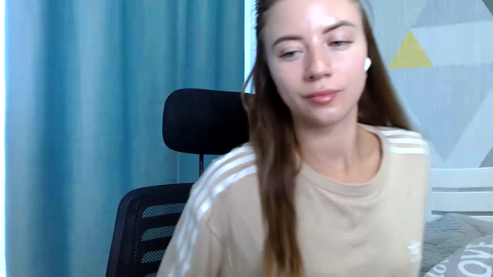 Gallery image thumbnail from Sulfate0's myfreecams stream on, 08/07/2026, 09:22 image 11 of 20