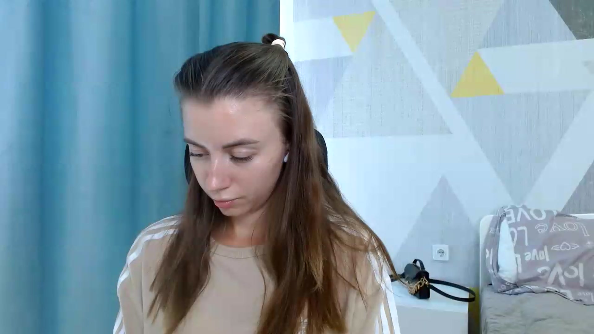 Gallery image thumbnail from Sulfate0's myfreecams stream on, 08/07/2026, 11:13 image 18 of 20