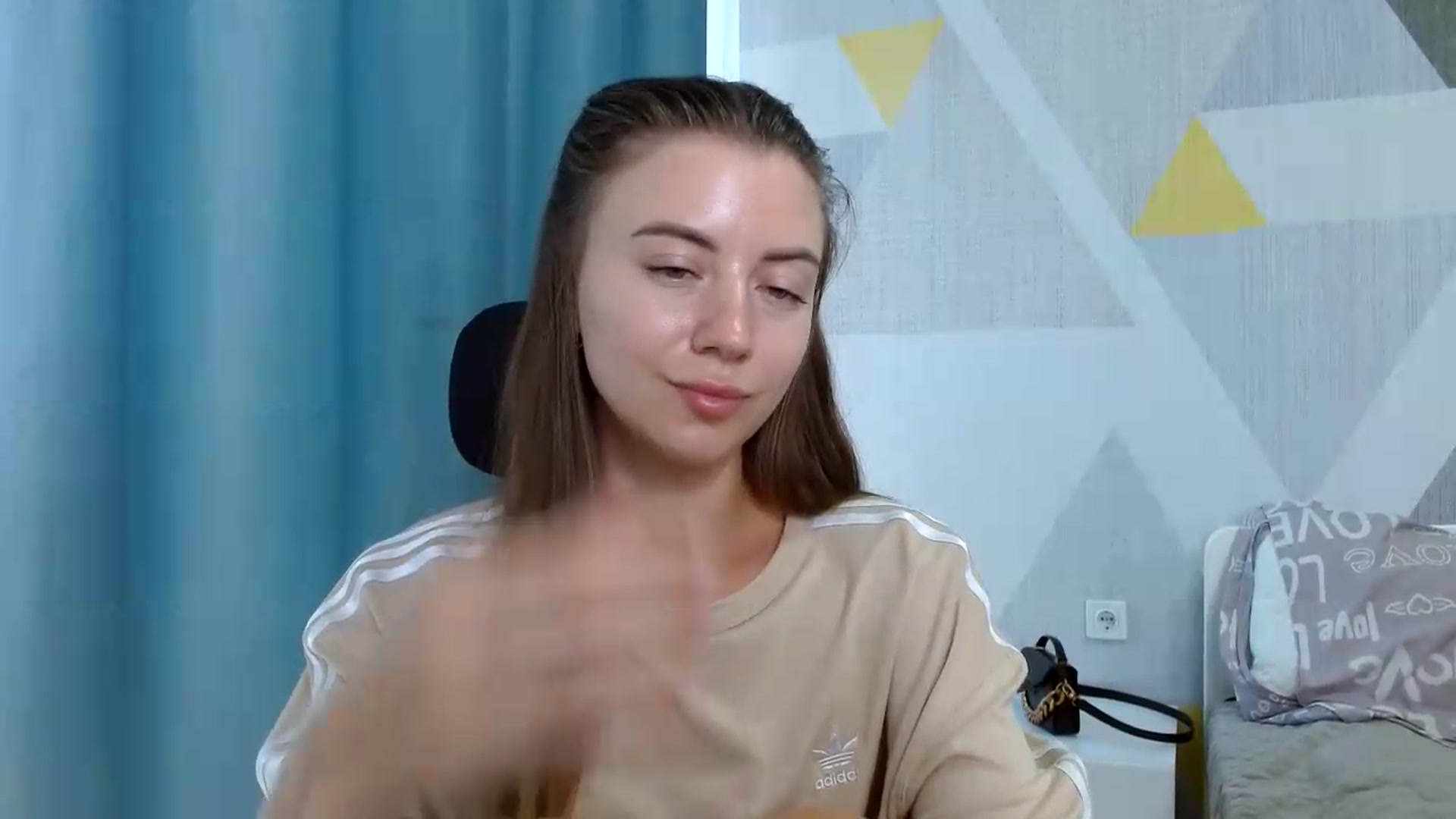 Gallery image thumbnail from Sulfate0's myfreecams stream on, 08/07/2026, 11:31 image 6 of 20