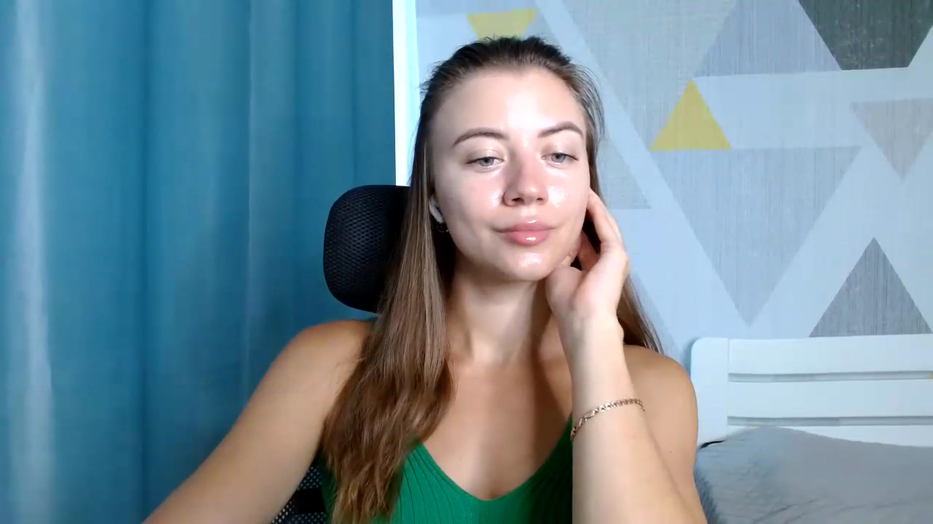 Gallery image thumbnail from Sulfate0's myfreecams stream on, 08/09/2026, 07:17 image 11 of 20