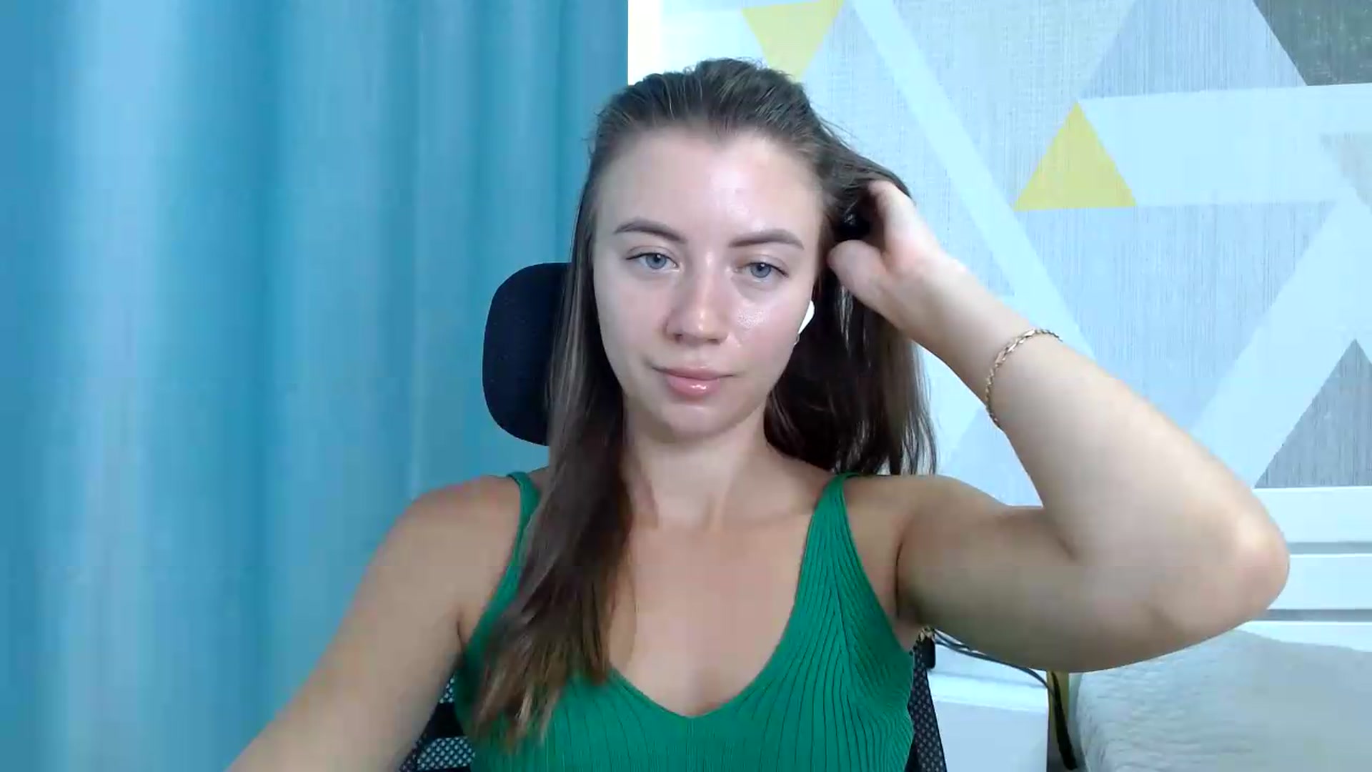 Gallery image thumbnail from Sulfate0's myfreecams stream on, 08/09/2026, 10:35 image 18 of 20