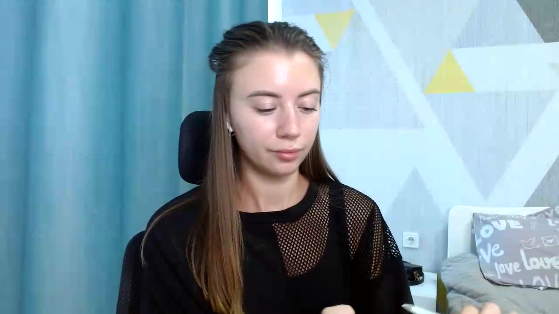 Gallery image thumbnail from Sulfate0's myfreecams stream on, 08/12/2026, 08:43 image 12 of 20
