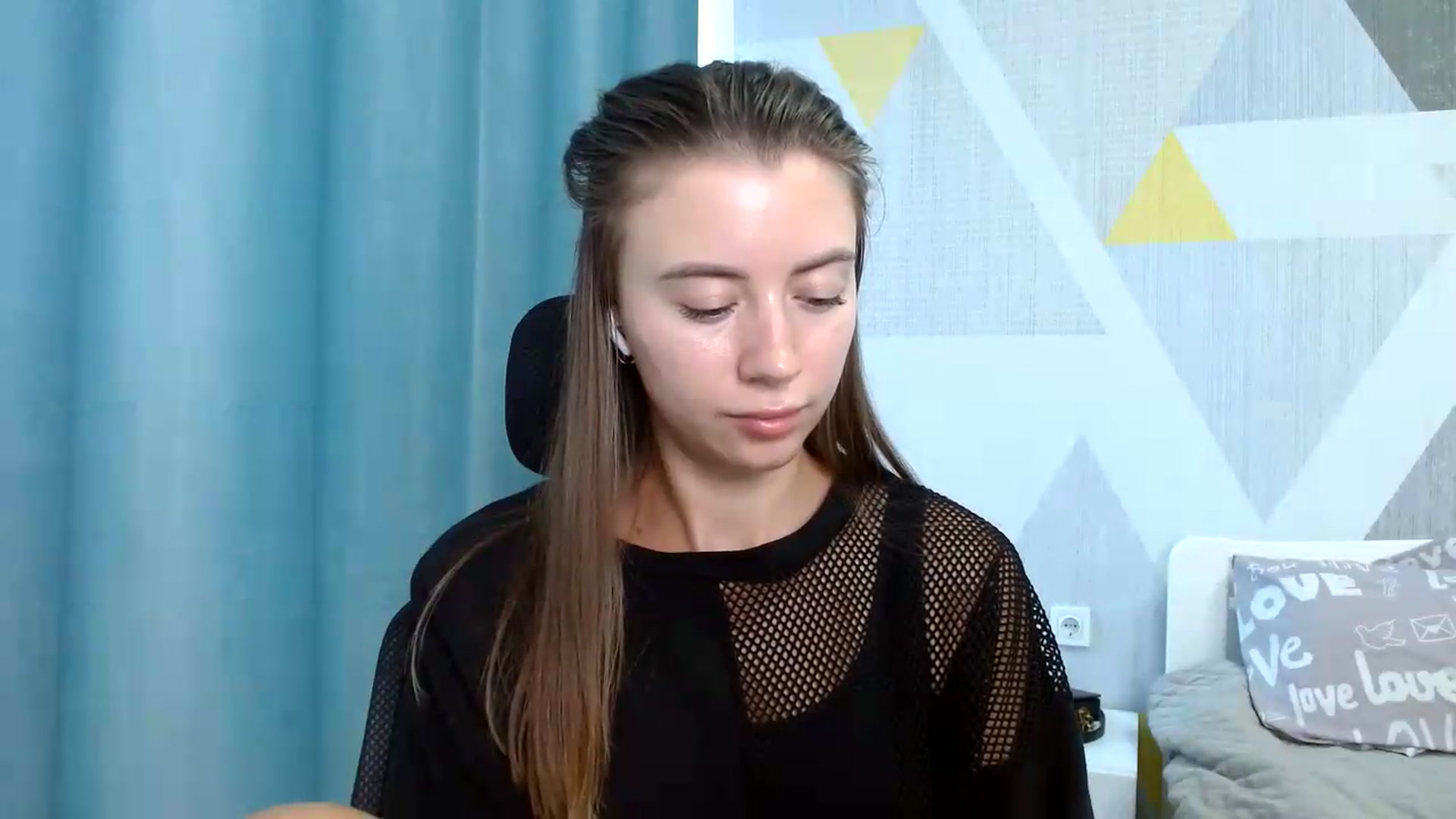 Gallery image thumbnail from Sulfate0's myfreecams stream on, 08/12/2026, 08:43 image 16 of 20