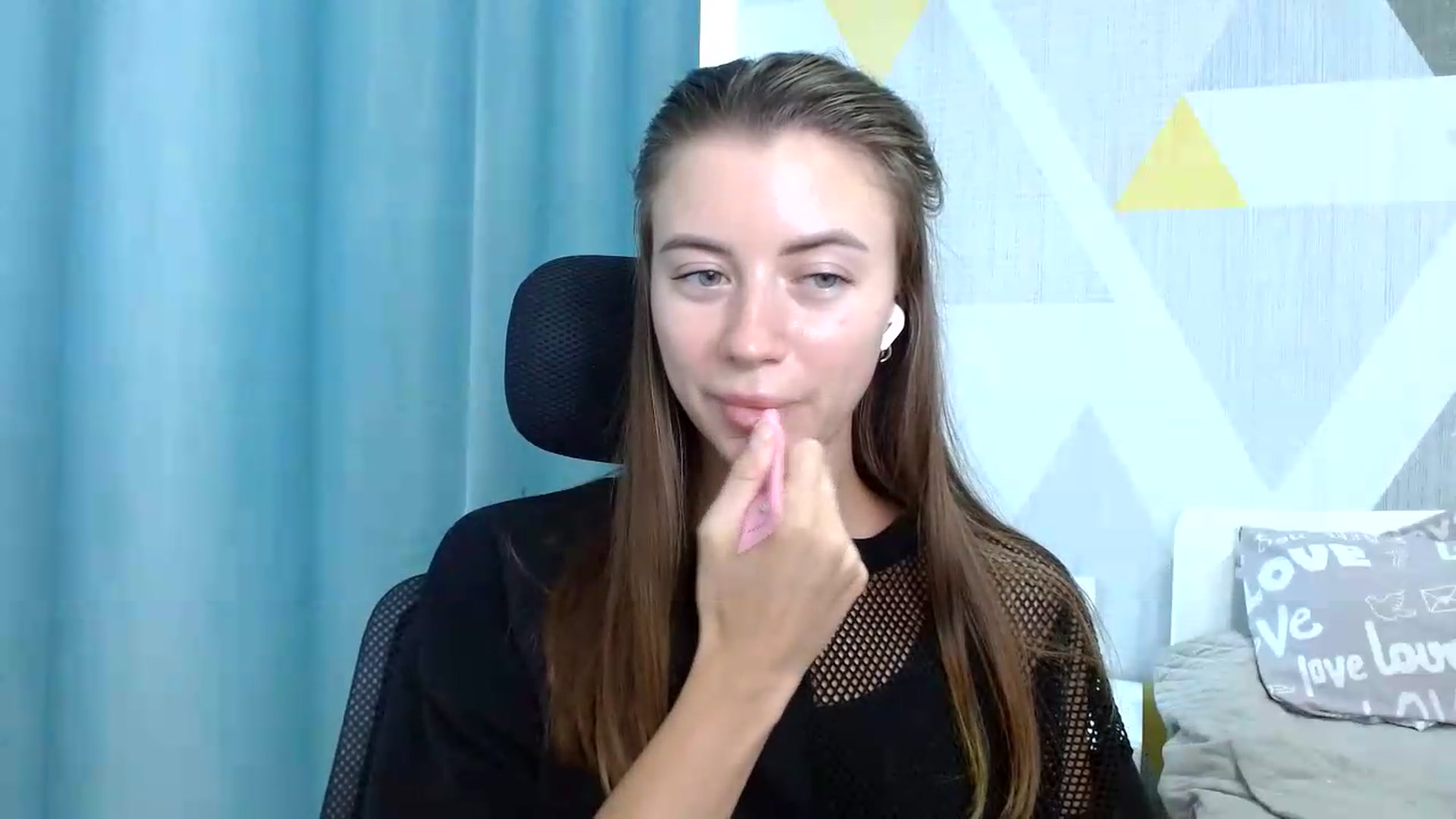 Gallery image thumbnail from Sulfate0's myfreecams stream on, 08/12/2026, 10:39 image 9 of 20
