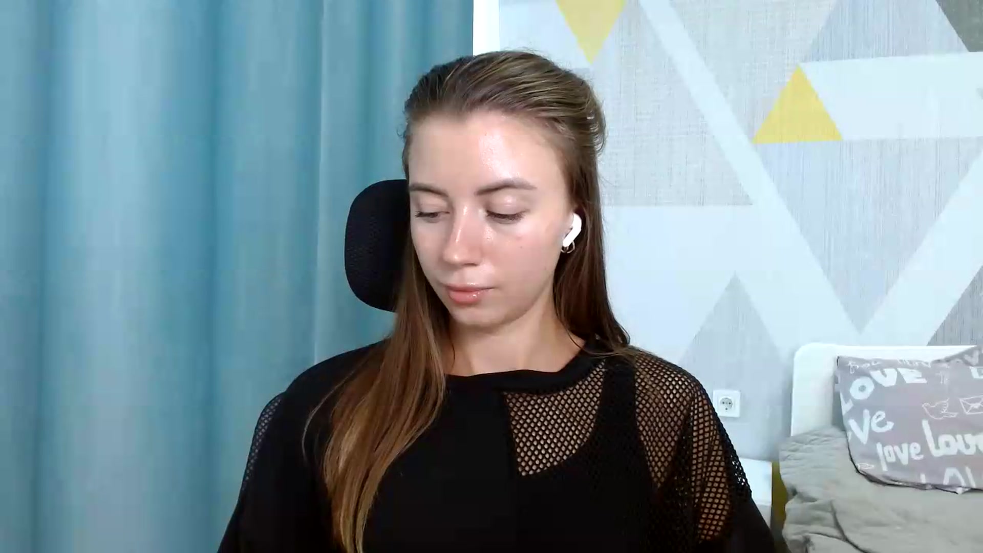 Gallery image thumbnail from Sulfate0's myfreecams stream on, 08/12/2026, 10:39 image 14 of 20