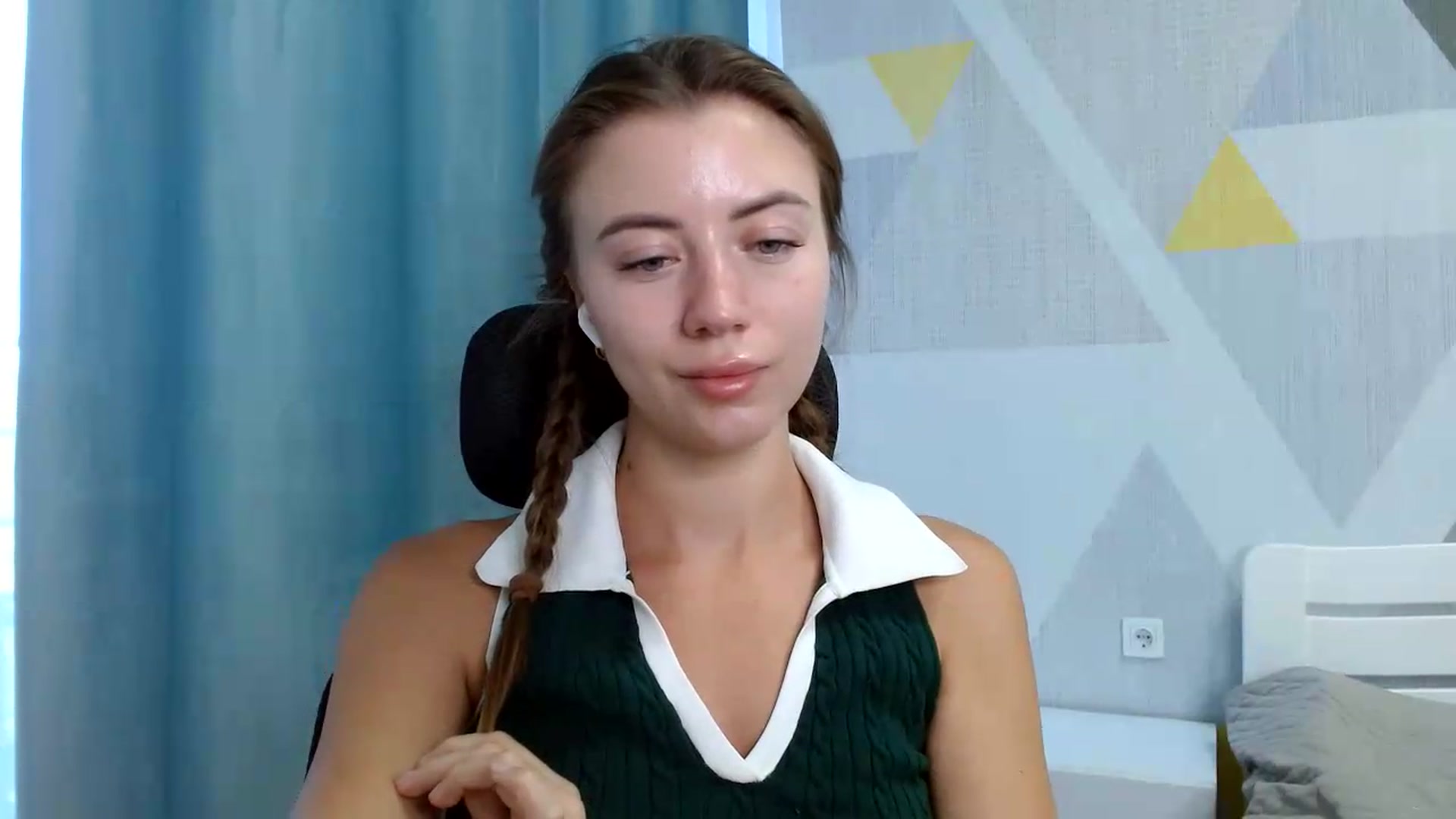 Gallery image thumbnail from Sulfate0's myfreecams stream on, 08/13/2026, 07:37 image 15 of 20