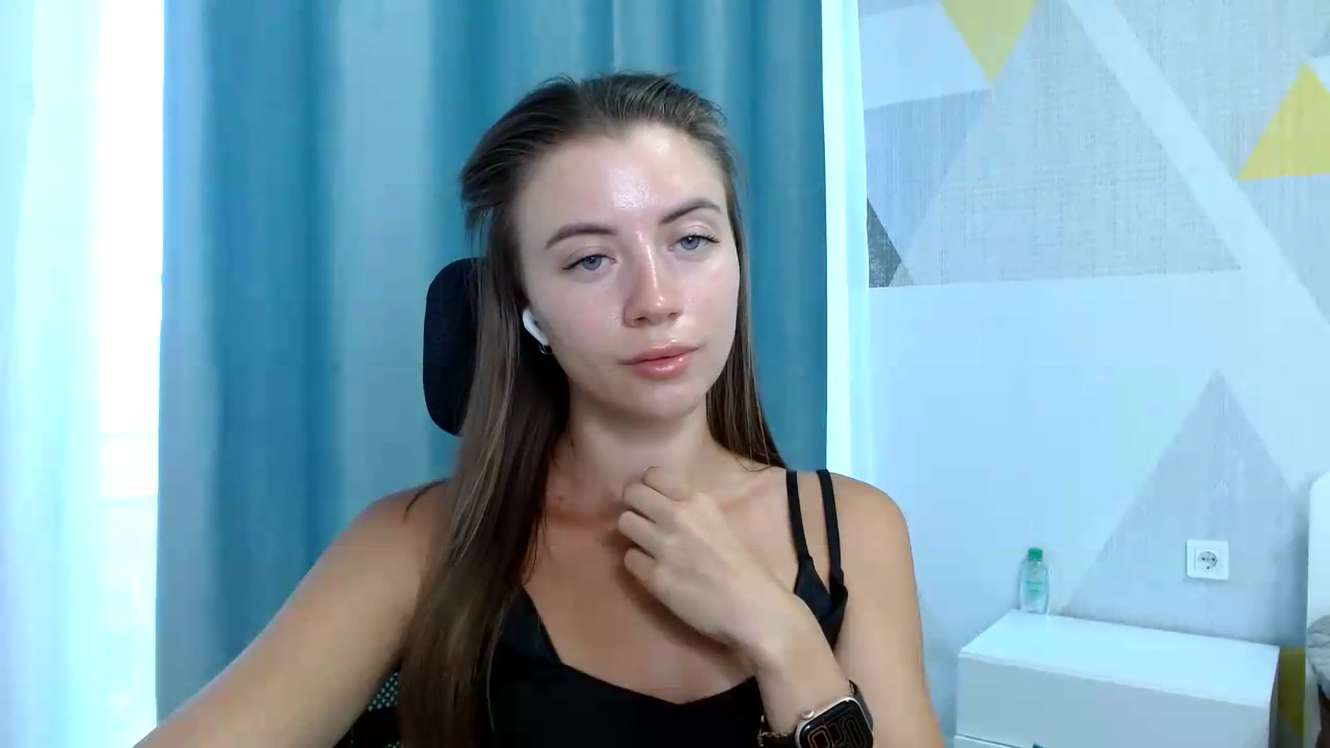 Gallery image thumbnail from Sulfate0's myfreecams stream on, 08/17/2026, 07:18 image 9 of 20