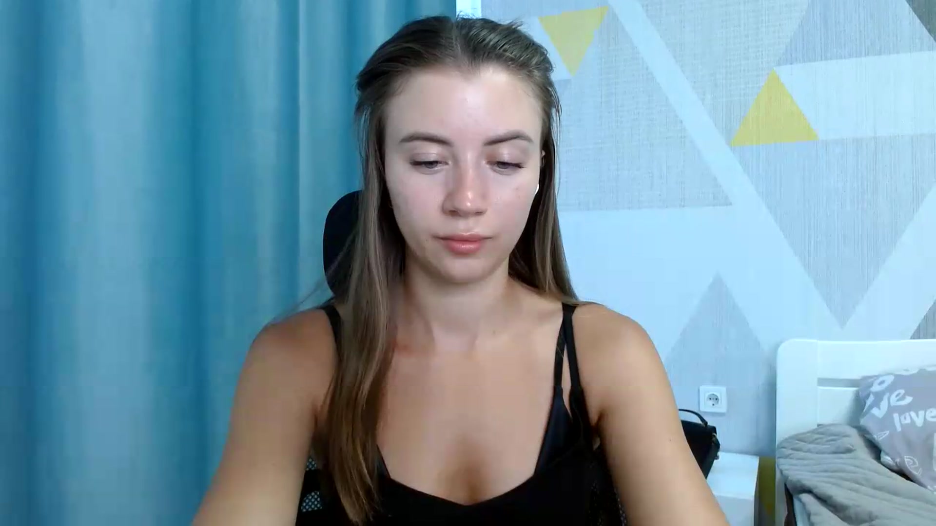 Gallery image thumbnail from Sulfate0's myfreecams stream on, 08/17/2026, 08:12 image 2 of 20