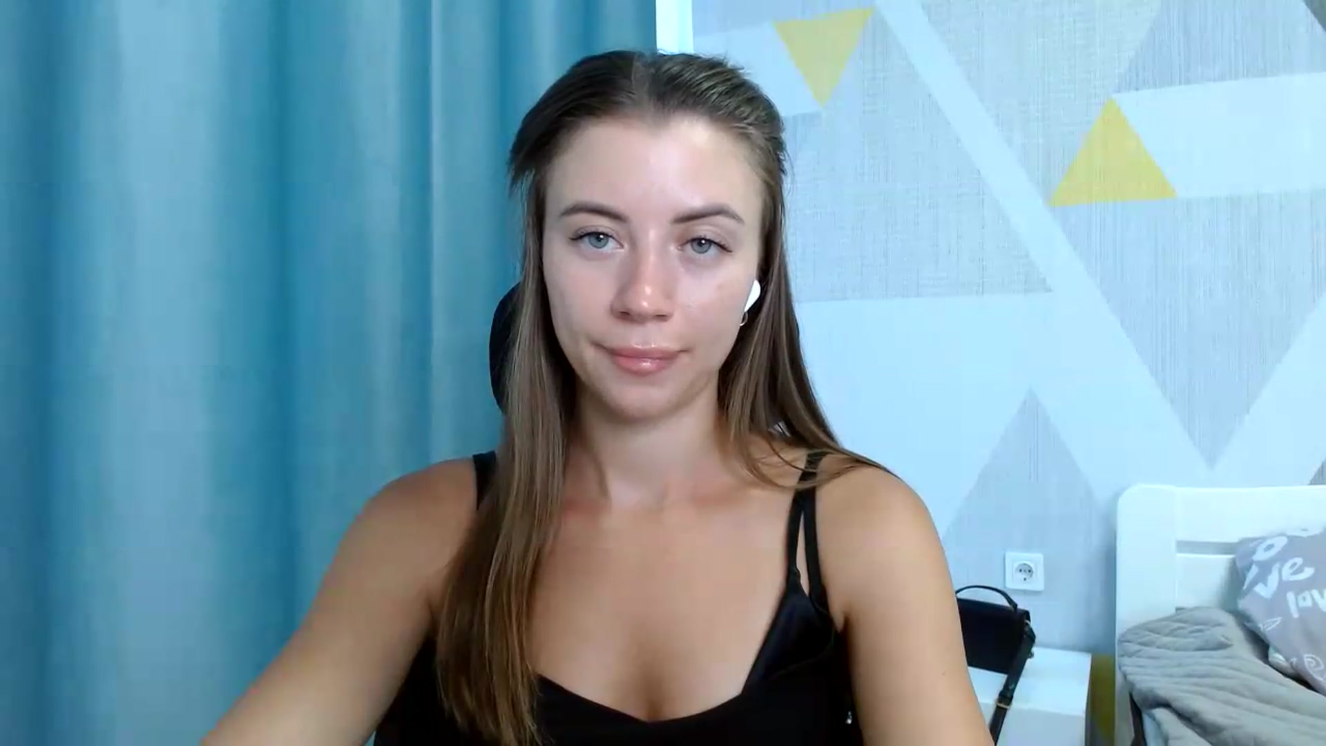 Gallery image thumbnail from Sulfate0's myfreecams stream on, 08/17/2026, 08:12 image 14 of 20