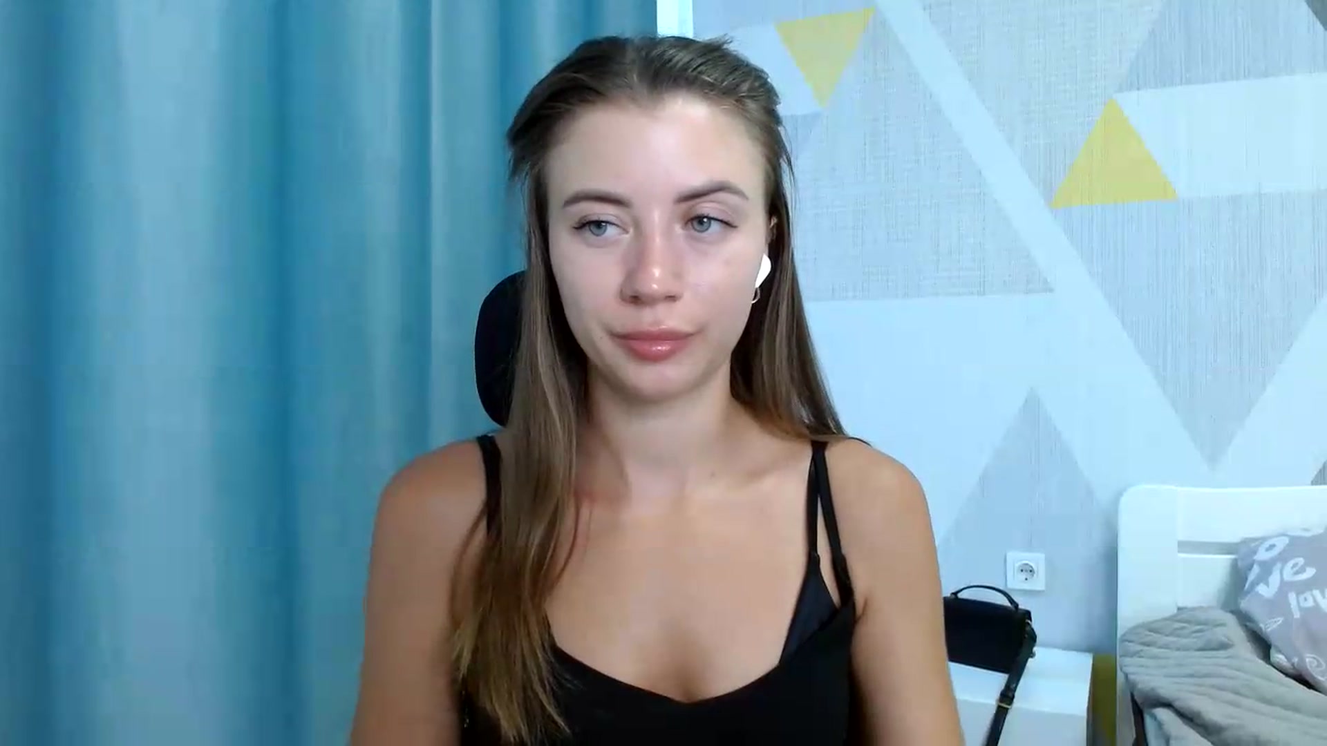 Gallery image thumbnail from Sulfate0's myfreecams stream on, 08/17/2026, 08:12 image 5 of 20