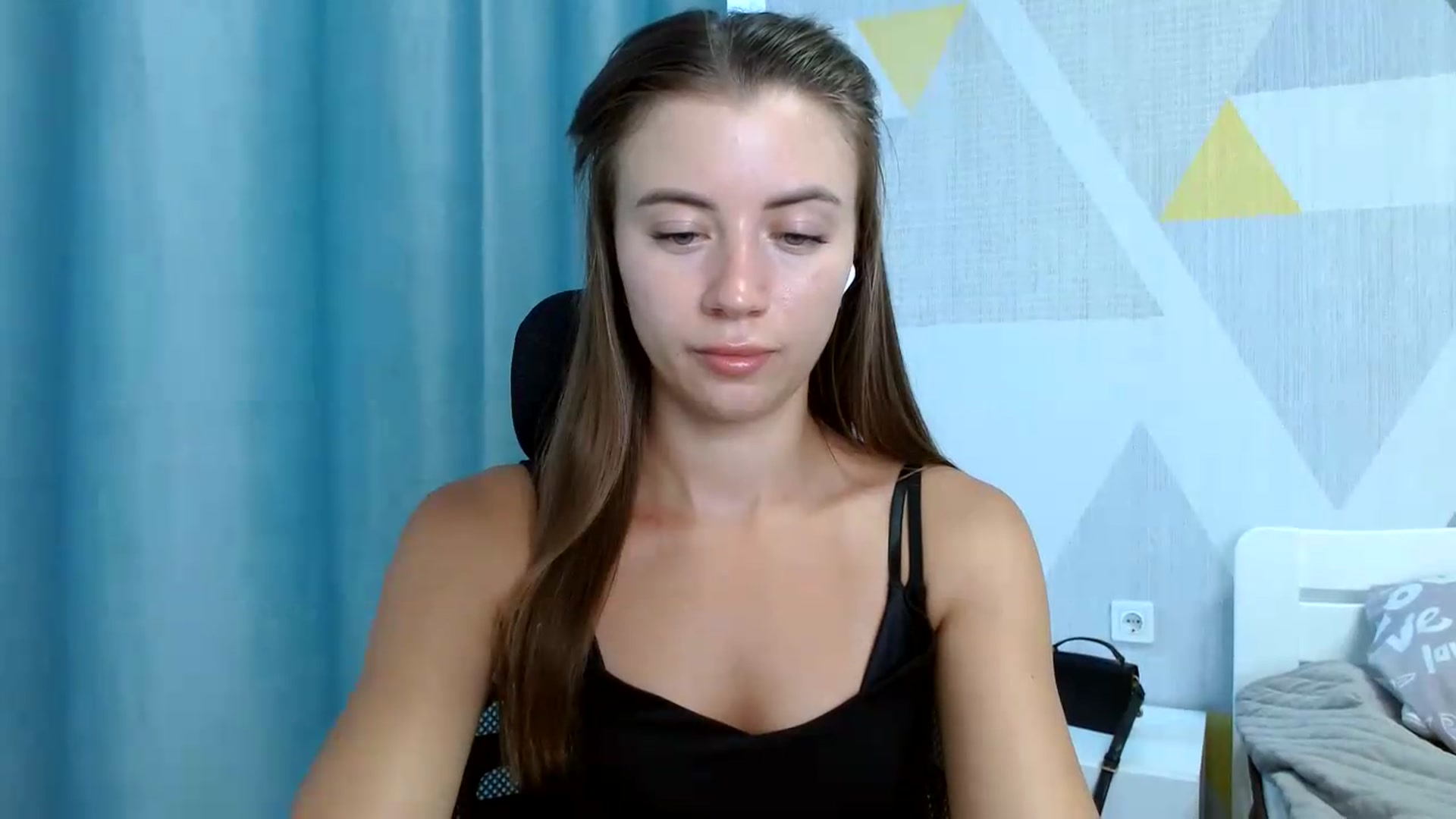 Gallery image thumbnail from Sulfate0's myfreecams stream on, 08/17/2026, 08:12 image 17 of 20