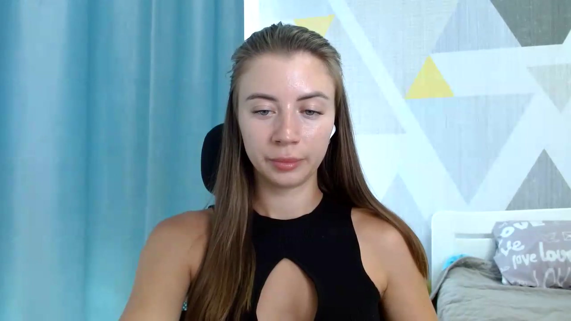 Gallery image thumbnail from Sulfate0's myfreecams stream on, 08/18/2026, 10:42 image 14 of 20