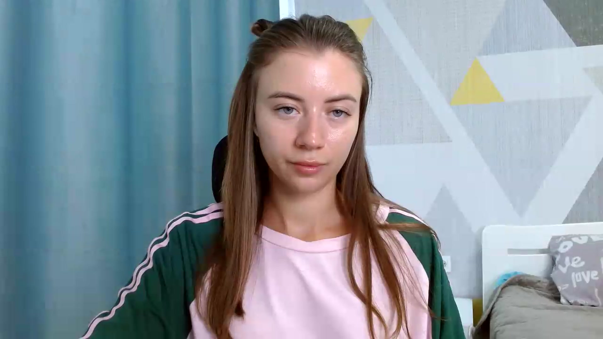 Gallery image thumbnail from Sulfate0's myfreecams stream on, 08/19/2026, 06:59 image 14 of 20