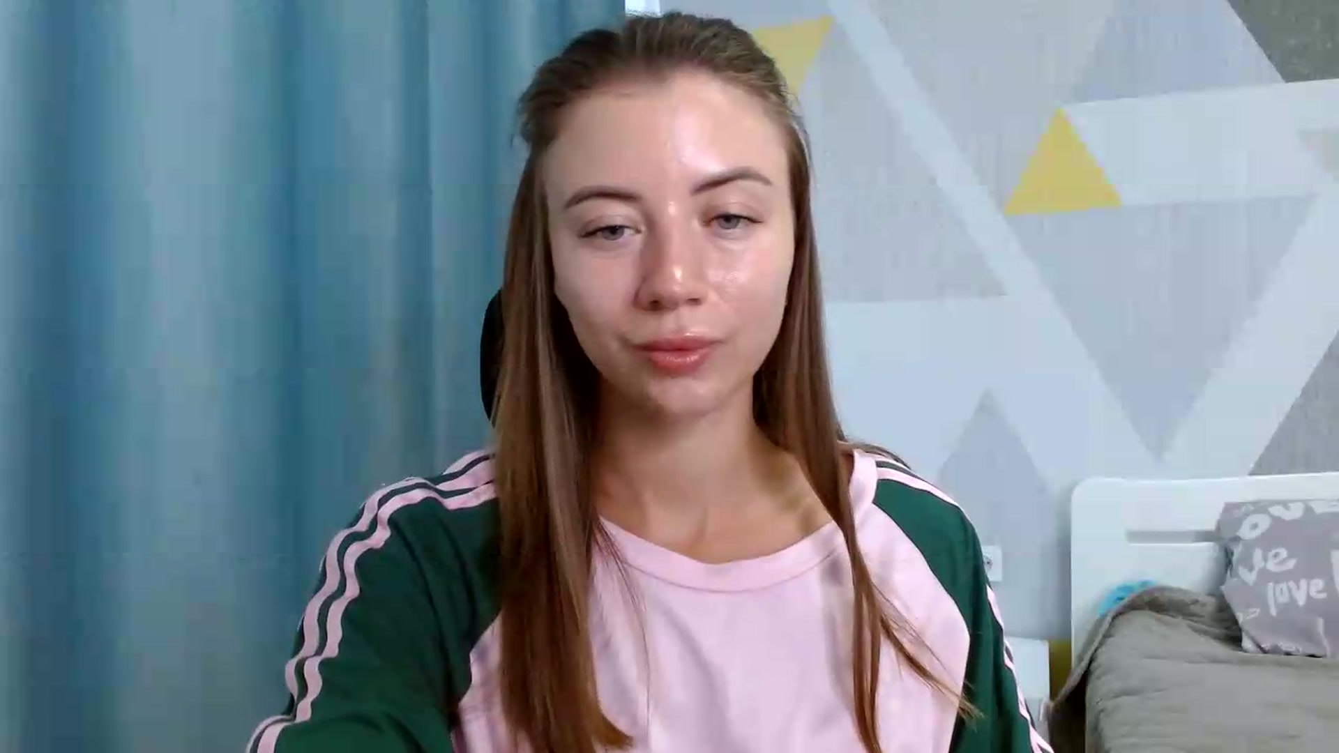 Gallery image thumbnail from Sulfate0's myfreecams stream on, 08/19/2026, 06:59 image 18 of 20