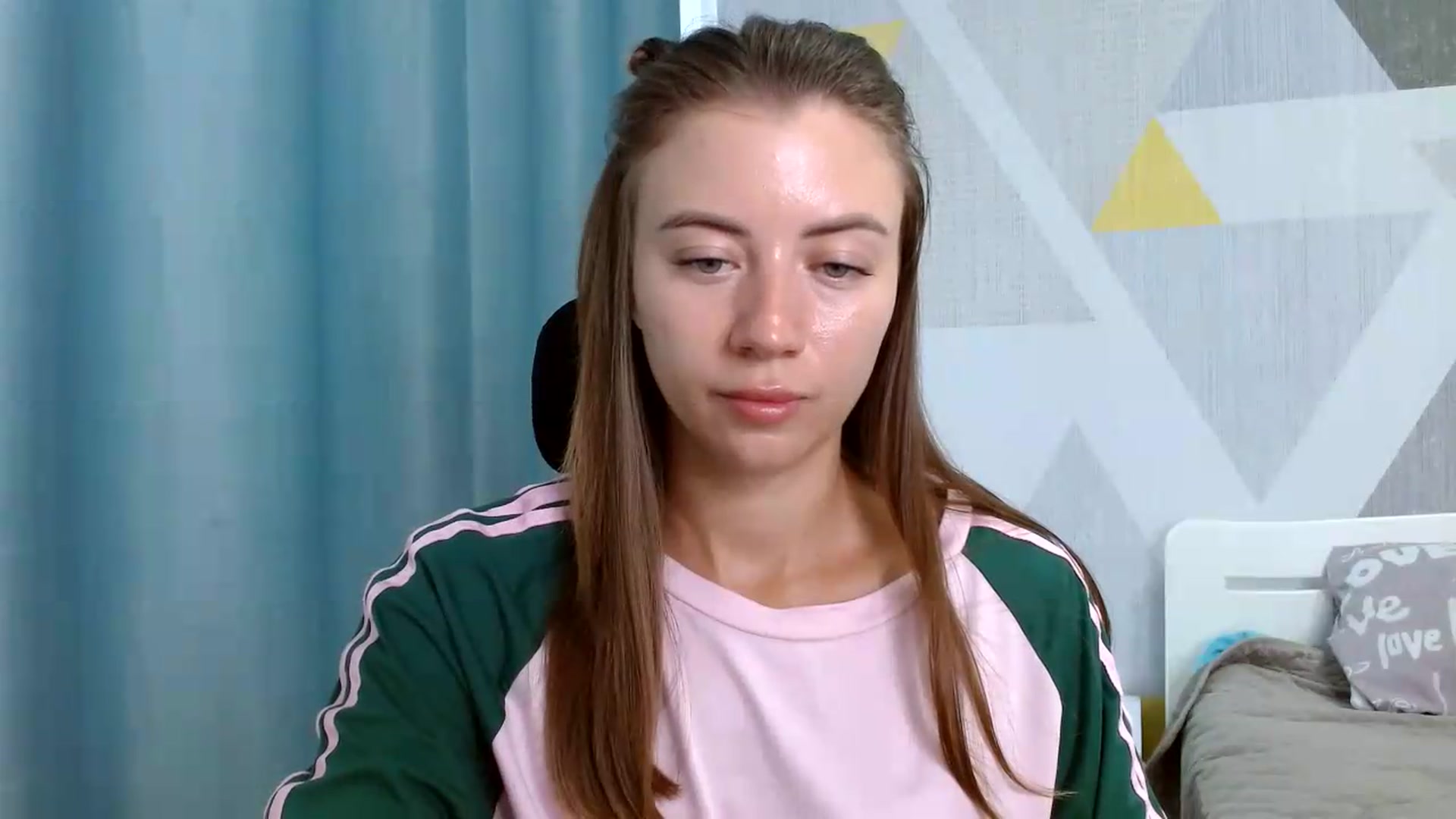 Gallery image thumbnail from Sulfate0's myfreecams stream on, 08/19/2026, 06:59 image 17 of 20