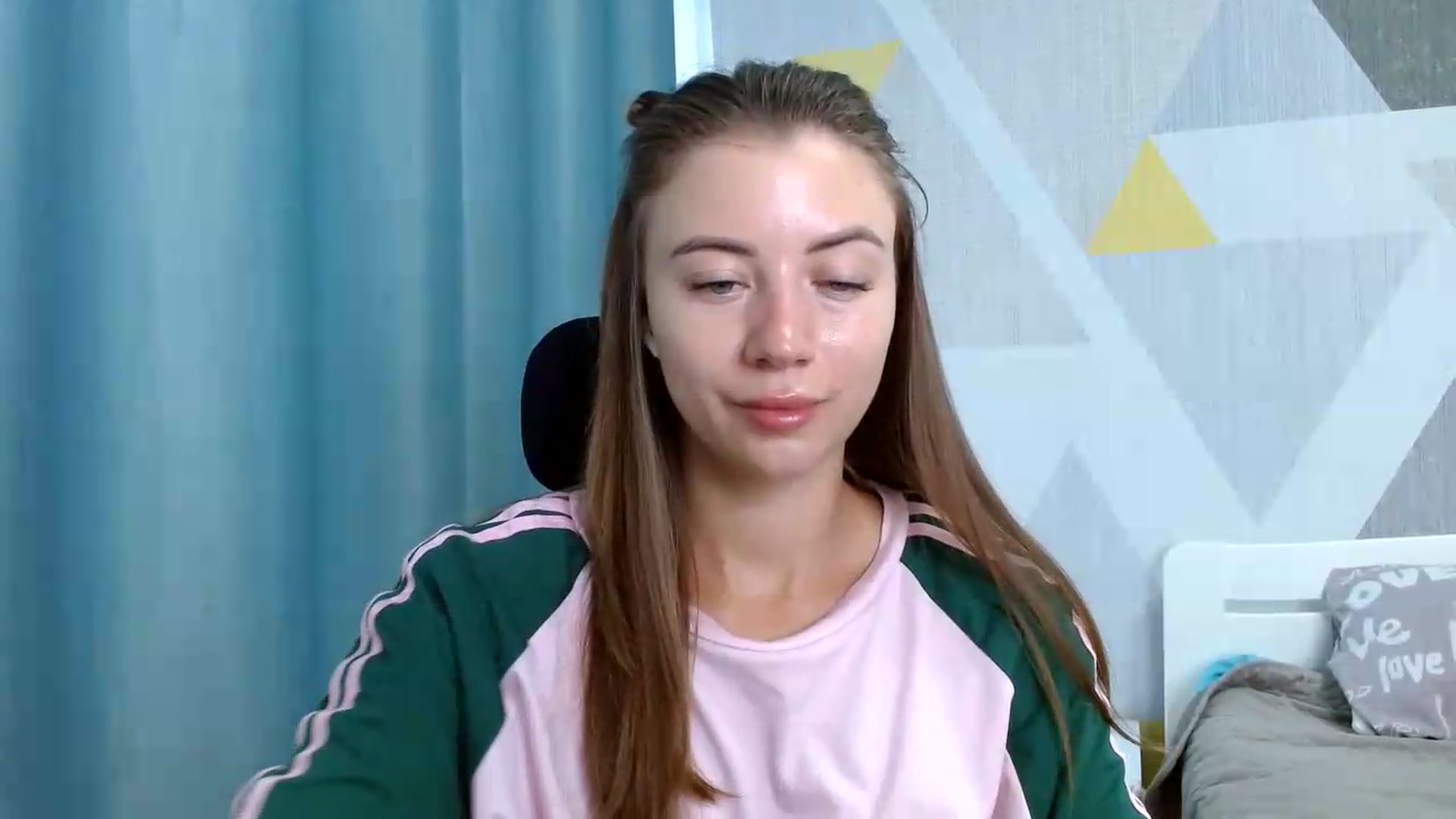 Gallery image thumbnail from Sulfate0's myfreecams stream on, 08/19/2026, 06:59 image 2 of 20
