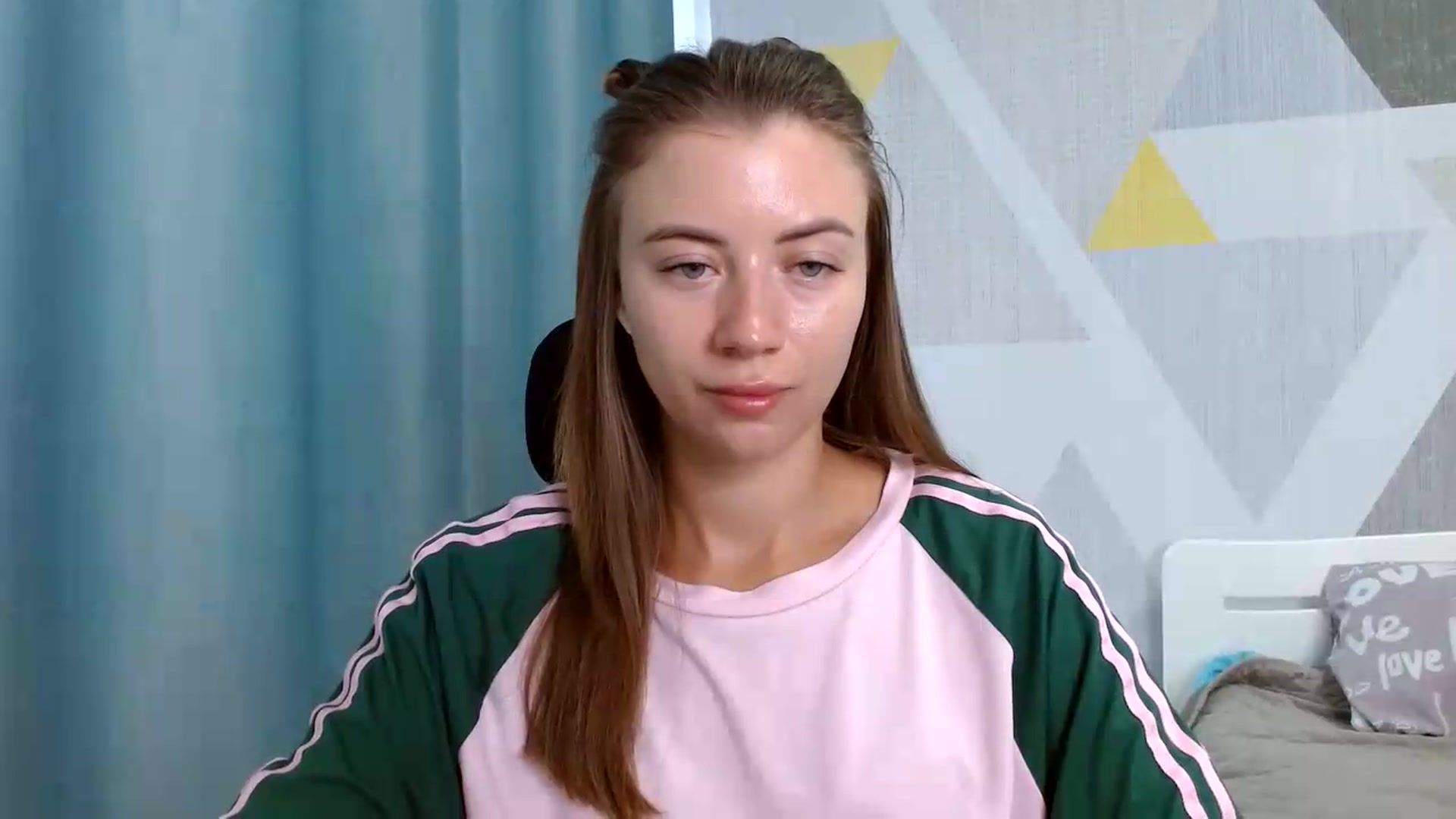Gallery image thumbnail from Sulfate0's myfreecams stream on, 08/19/2026, 06:59 image 9 of 20