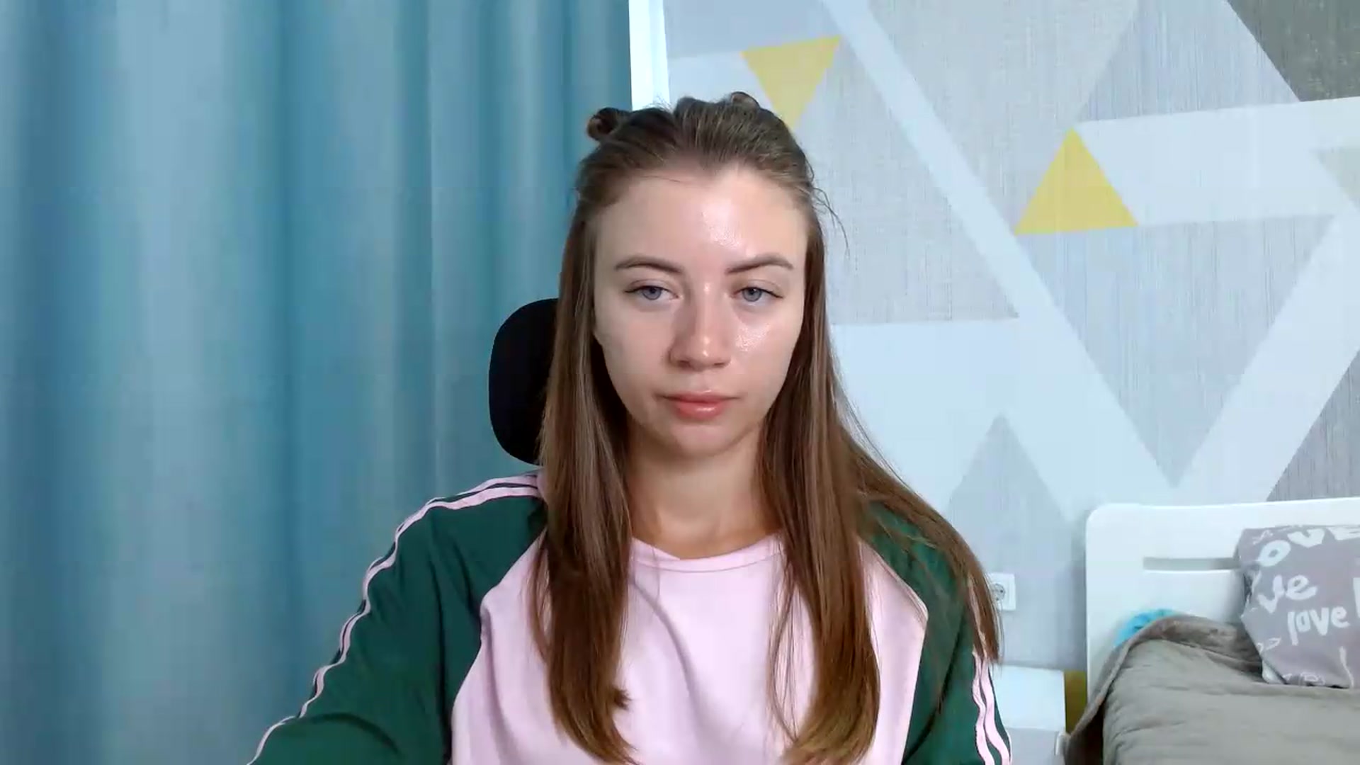 Gallery image thumbnail from Sulfate0's myfreecams stream on, 08/19/2026, 06:59 image 6 of 20