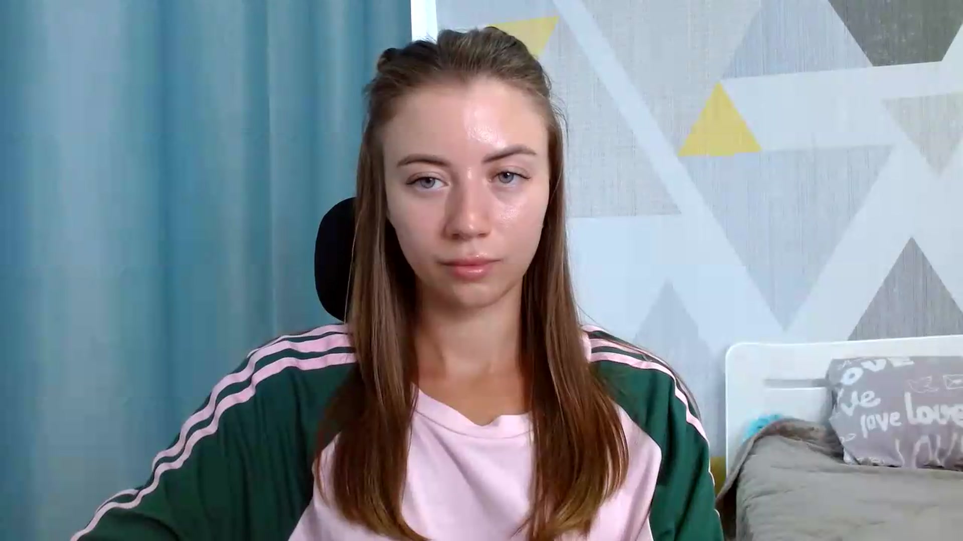 Gallery image thumbnail from Sulfate0's myfreecams stream on, 08/19/2026, 07:37 image 16 of 20