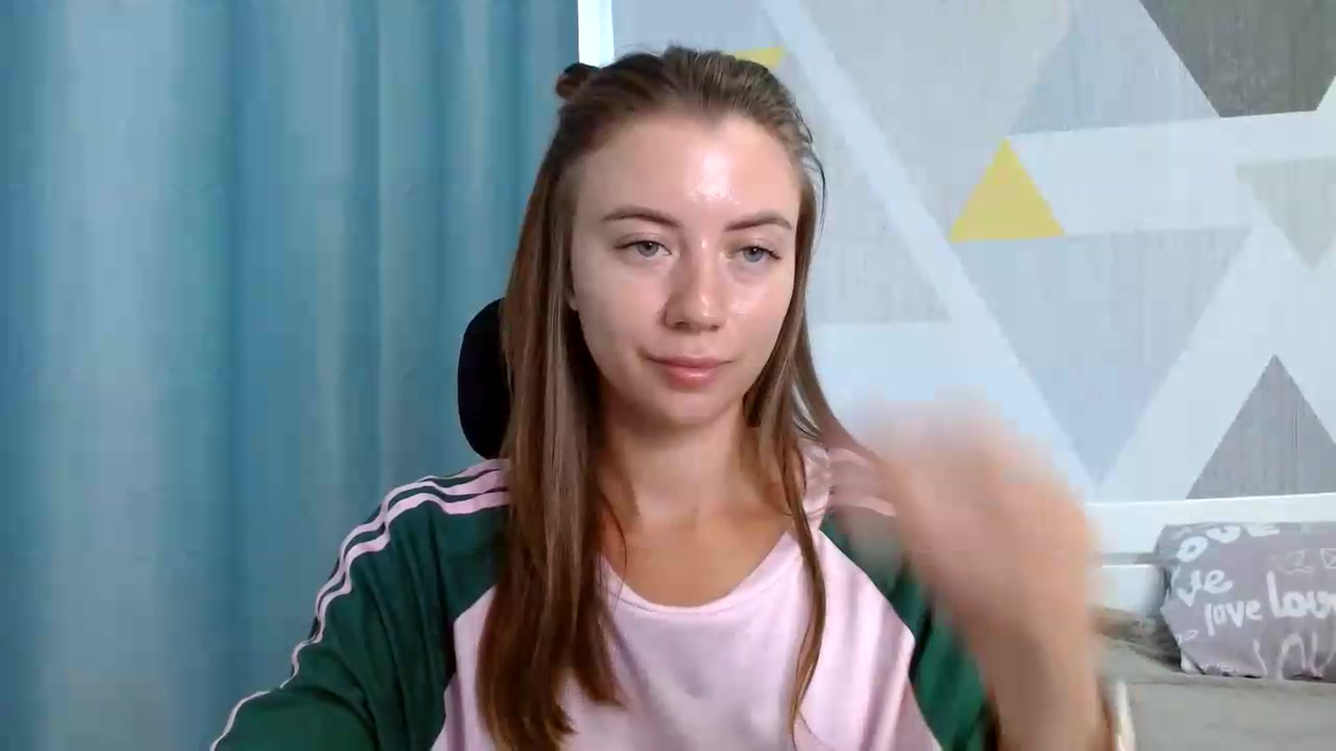 Gallery image thumbnail from Sulfate0's myfreecams stream on, 08/19/2026, 08:38 image 11 of 20
