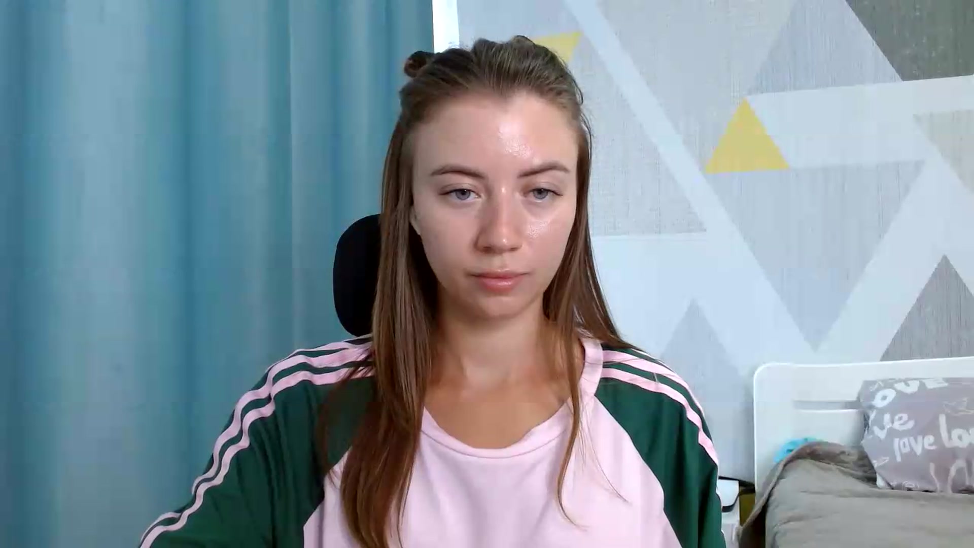 Gallery image thumbnail from Sulfate0's myfreecams stream on, 08/19/2026, 08:38 image 2 of 20