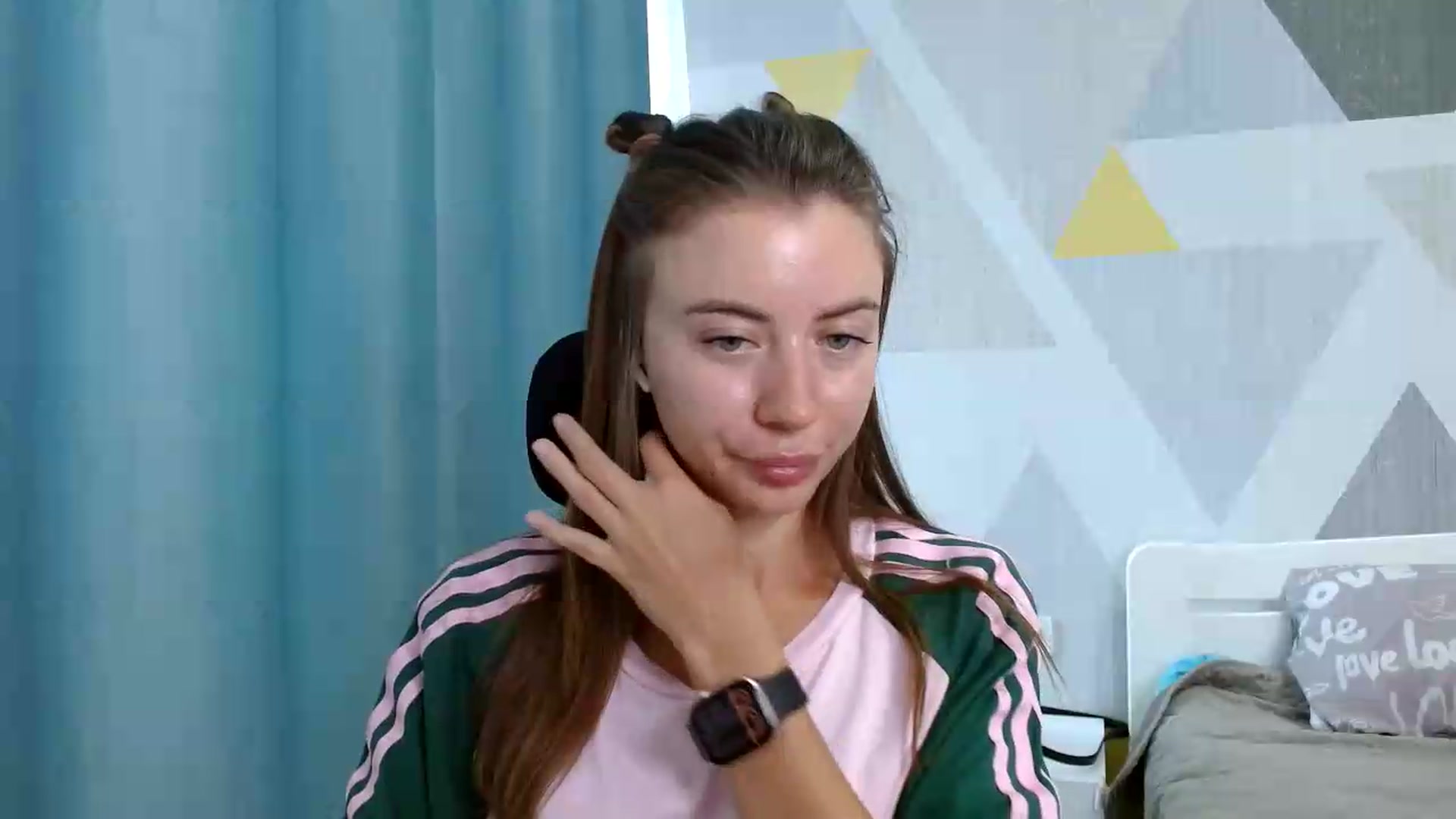 Gallery image thumbnail from Sulfate0's myfreecams stream on, 08/19/2026, 08:38 image 6 of 20
