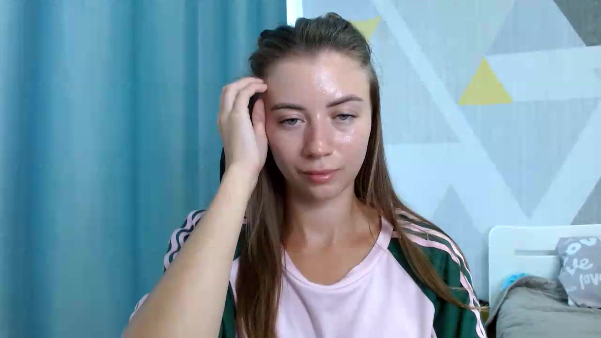 Gallery image thumbnail from Sulfate0's myfreecams stream on, 08/19/2026, 08:38 image 15 of 20