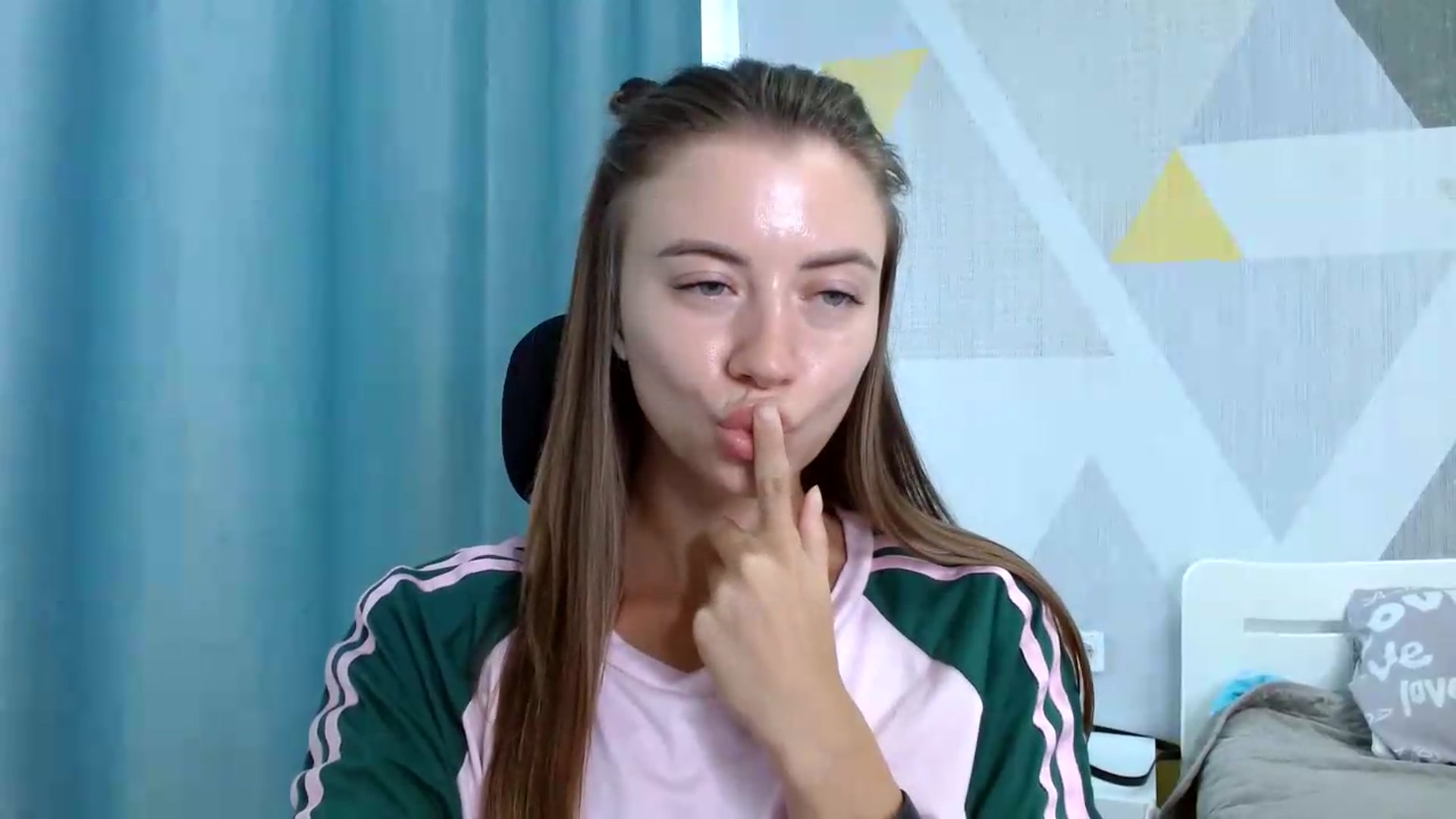Gallery image thumbnail from Sulfate0's myfreecams stream on, 08/19/2026, 09:11 image 14 of 20