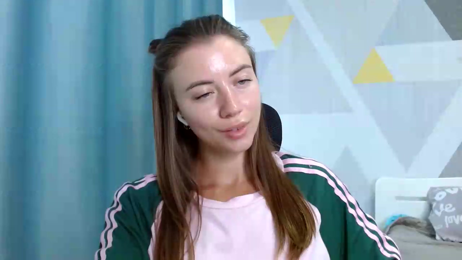 Gallery image thumbnail from Sulfate0's myfreecams stream on, 08/19/2026, 09:11 image 13 of 20