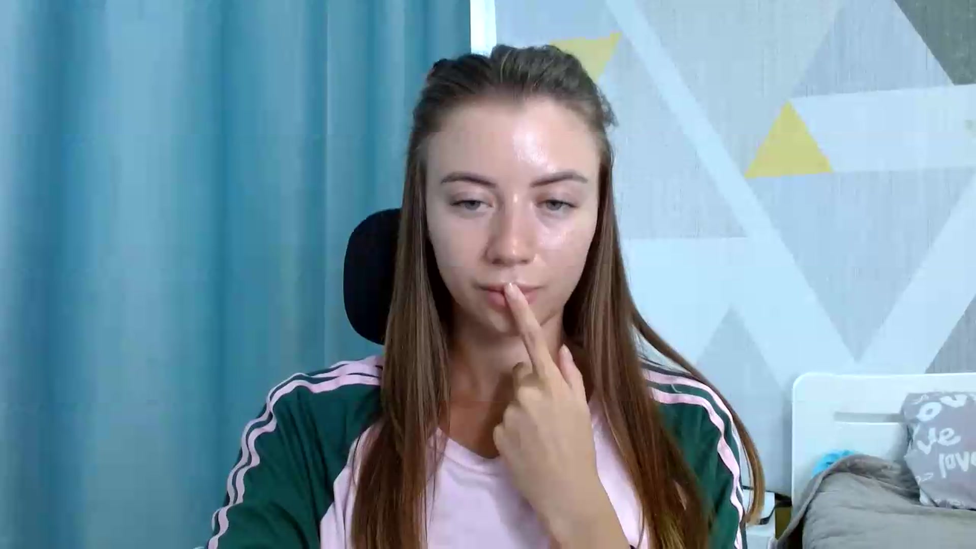 Gallery image thumbnail from Sulfate0's myfreecams stream on, 08/19/2026, 09:11 image 17 of 20