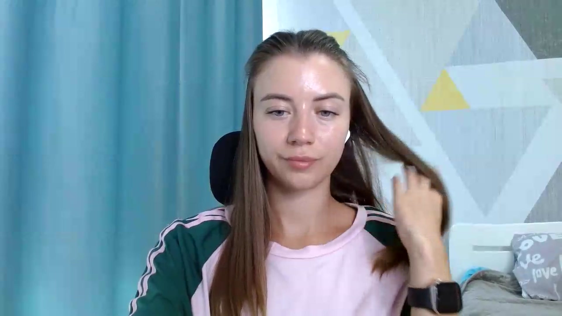 Gallery image thumbnail from Sulfate0's myfreecams stream on, 08/19/2026, 11:13 image 17 of 20