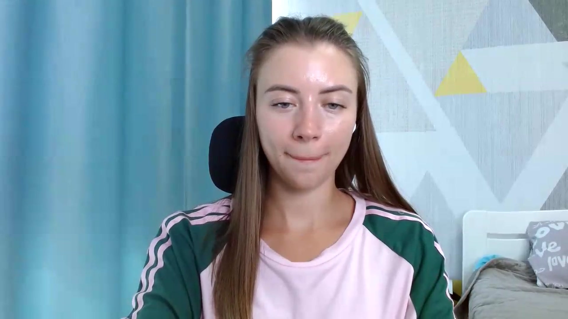Gallery image thumbnail from Sulfate0's myfreecams stream on, 08/19/2026, 11:52 image 2 of 20