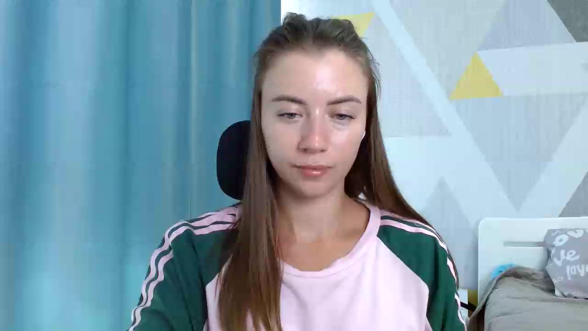 Gallery image thumbnail from Sulfate0's myfreecams stream on, 08/19/2026, 11:52 image 4 of 20