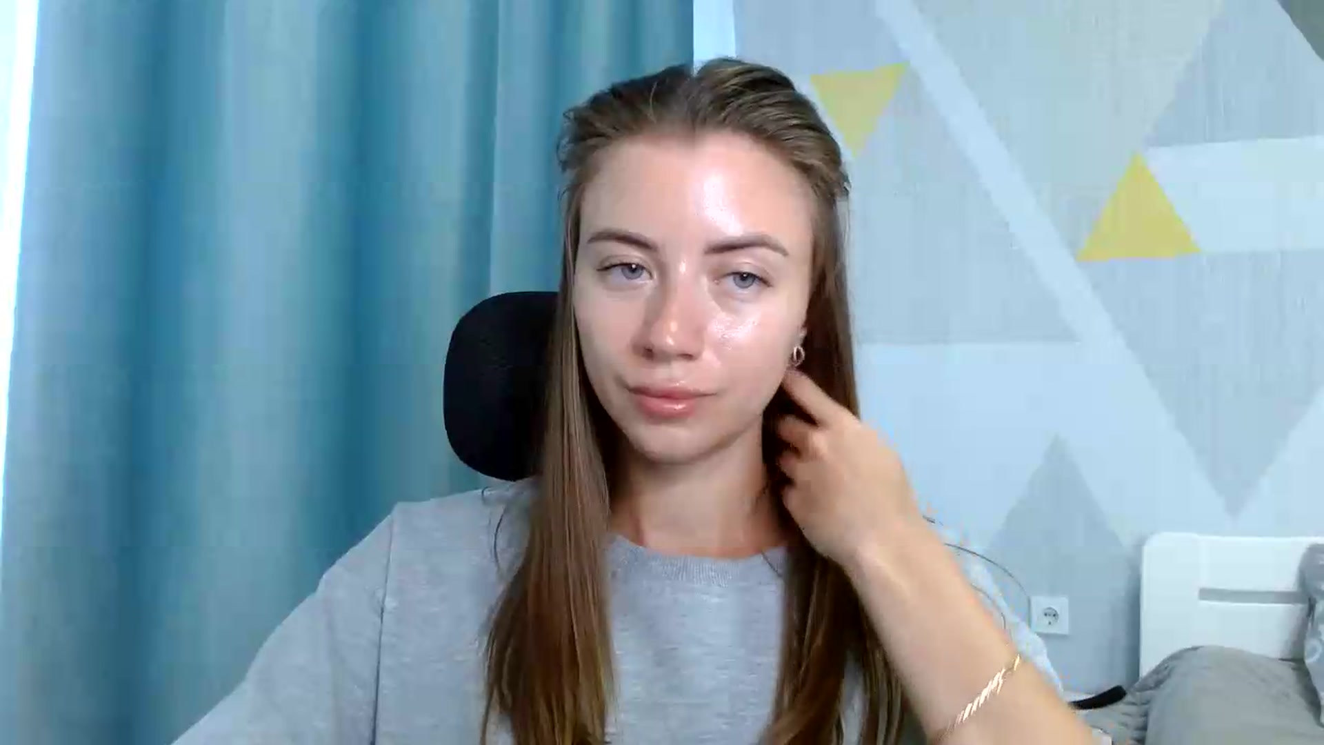 Gallery image thumbnail from Sulfate0's myfreecams stream on, 08/21/2026, 06:37 image 14 of 20