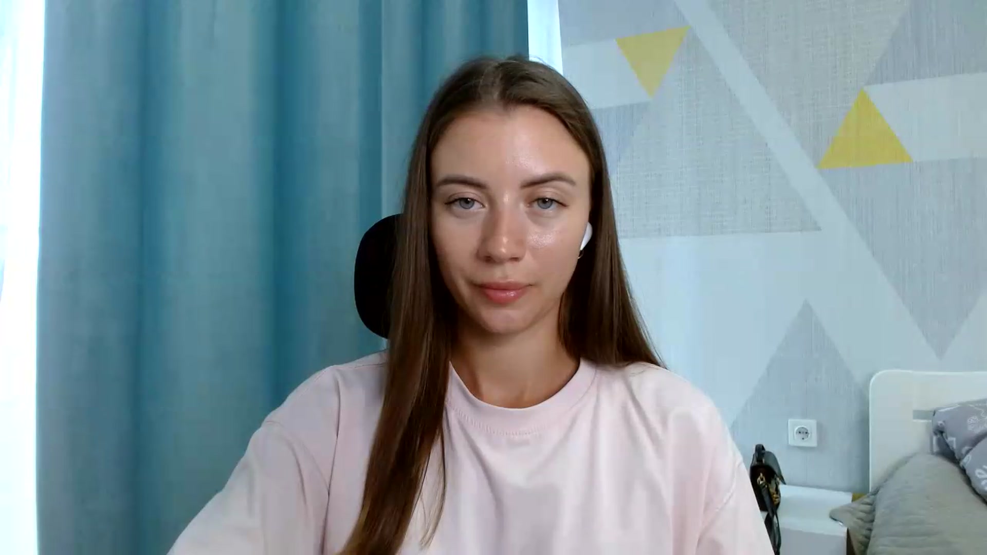 Gallery image thumbnail from Sulfate0's myfreecams stream on, 08/25/2026, 08:59 image 12 of 20