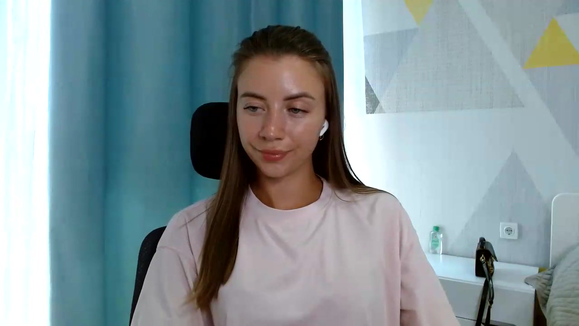 Gallery image thumbnail from Sulfate0's myfreecams stream on, 08/25/2026, 11:01 image 18 of 20