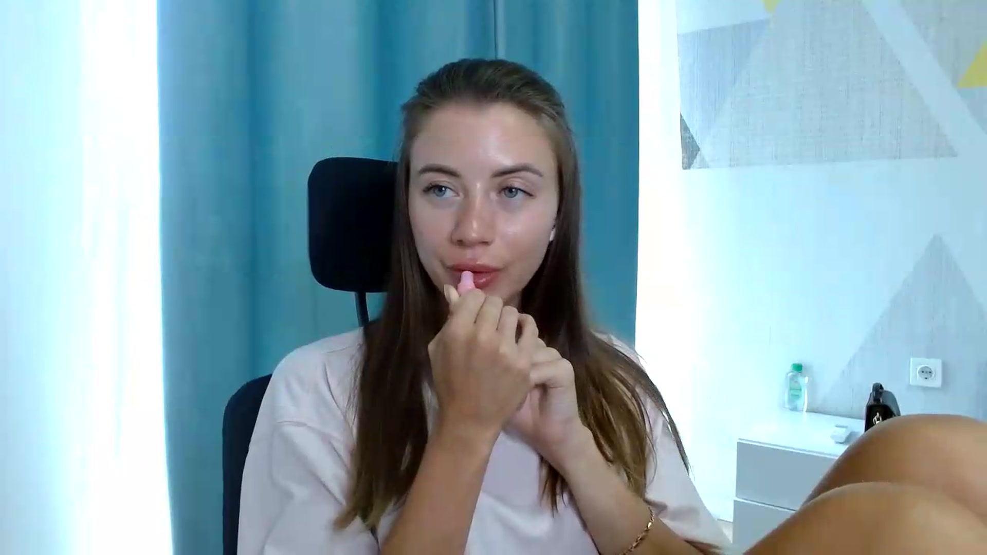 Gallery image thumbnail from Sulfate0's myfreecams stream on, 08/25/2026, 11:01 image 3 of 20