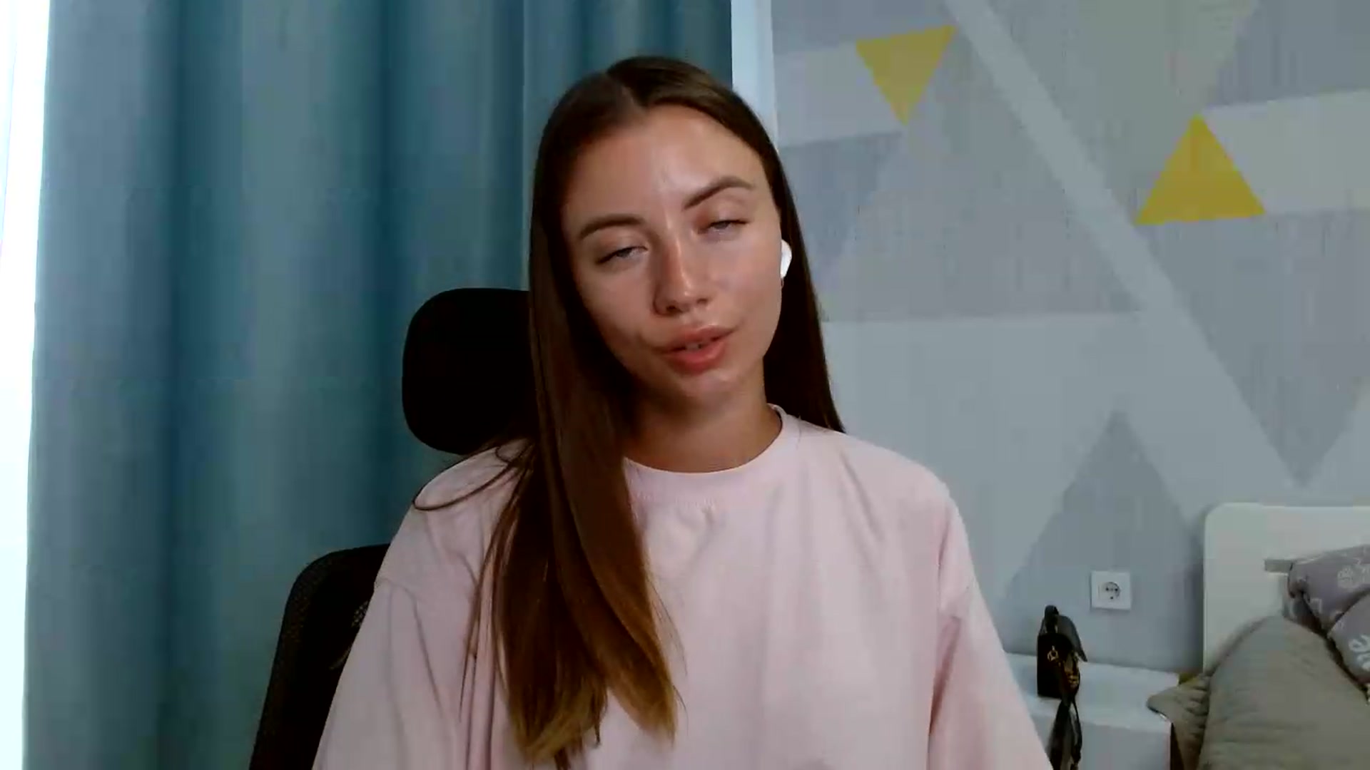 Gallery image thumbnail from Sulfate0's myfreecams stream on, 08/25/2026, 11:54 image 5 of 20
