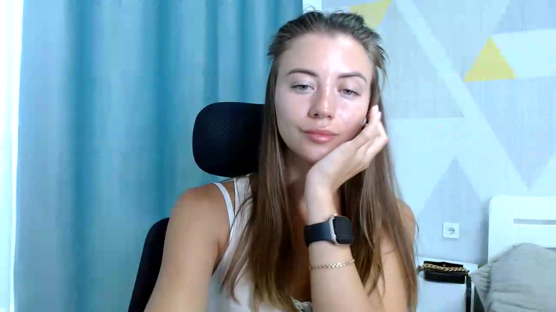Gallery image thumbnail from Sulfate0's myfreecams stream on, 08/26/2026, 10:01 image 17 of 20