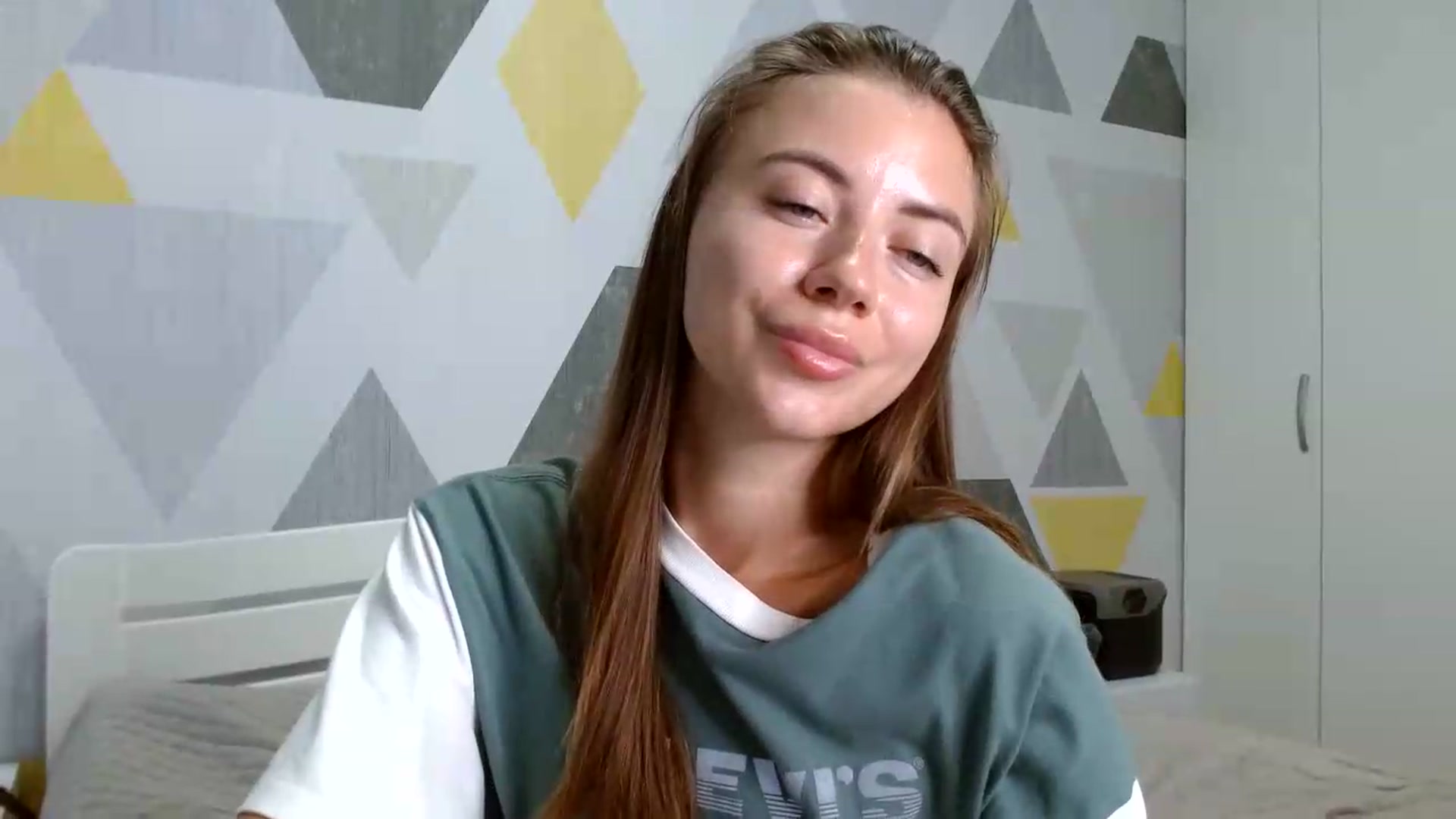Gallery image thumbnail from Sulfate0's myfreecams stream on, 08/27/2026, 08:31 image 15 of 20