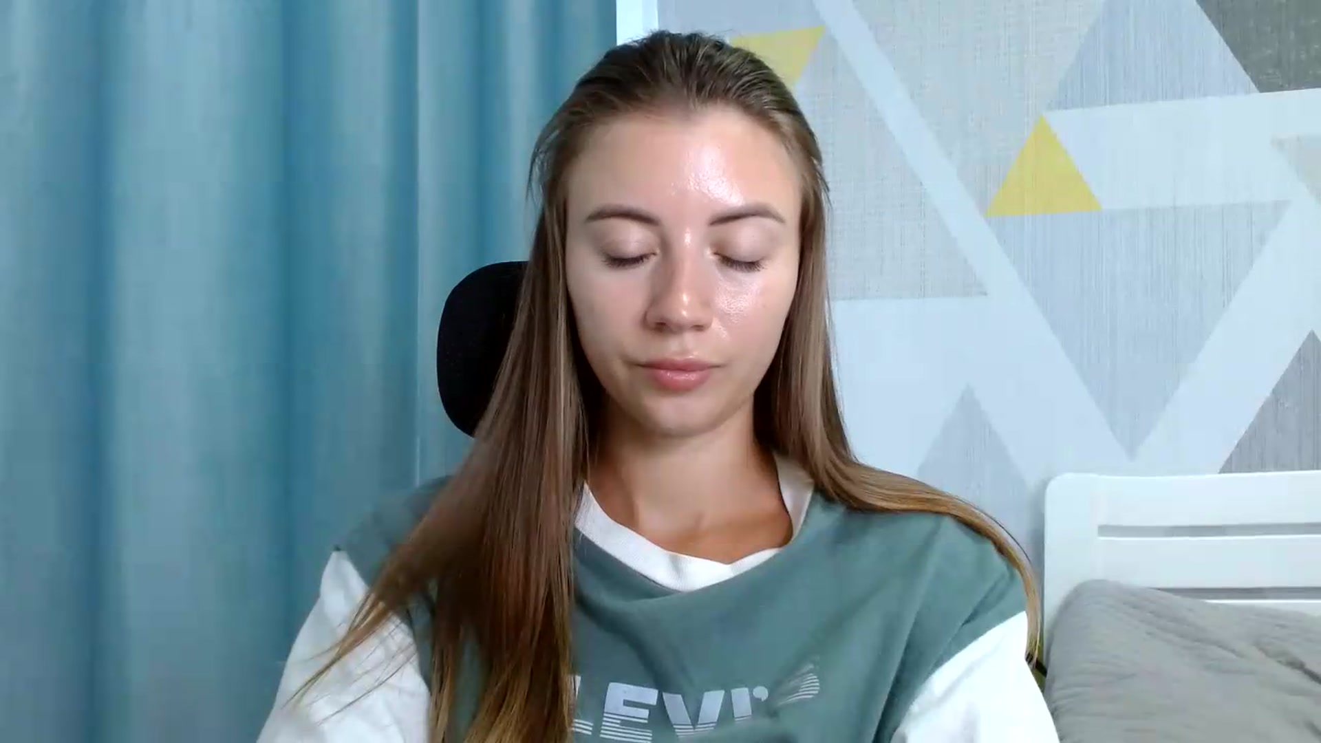 Gallery image thumbnail from Sulfate0's myfreecams stream on, 08/27/2026, 09:15 image 17 of 20