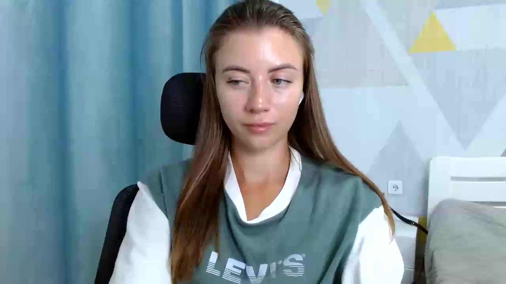 Gallery image thumbnail from Sulfate0's myfreecams stream on, 08/27/2026, 09:56 image 5 of 20