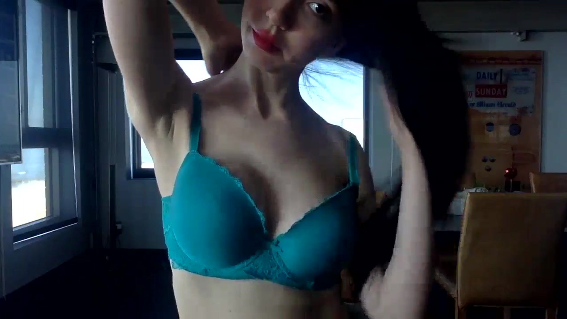 Gallery image thumbnail from SultrySiren19's myfreecams stream on, 06/13/2024, 13:20 image 6 of 20